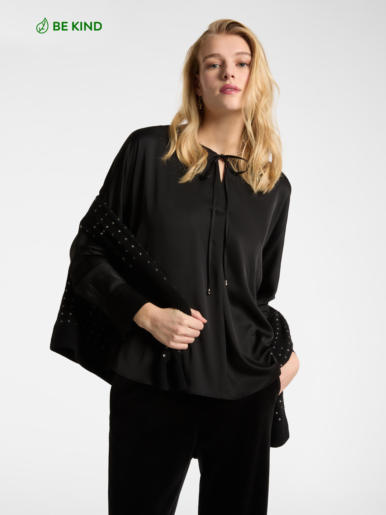 Blusa de cetim viscose LENZING&trade; ECOVERO&trade; image number 0