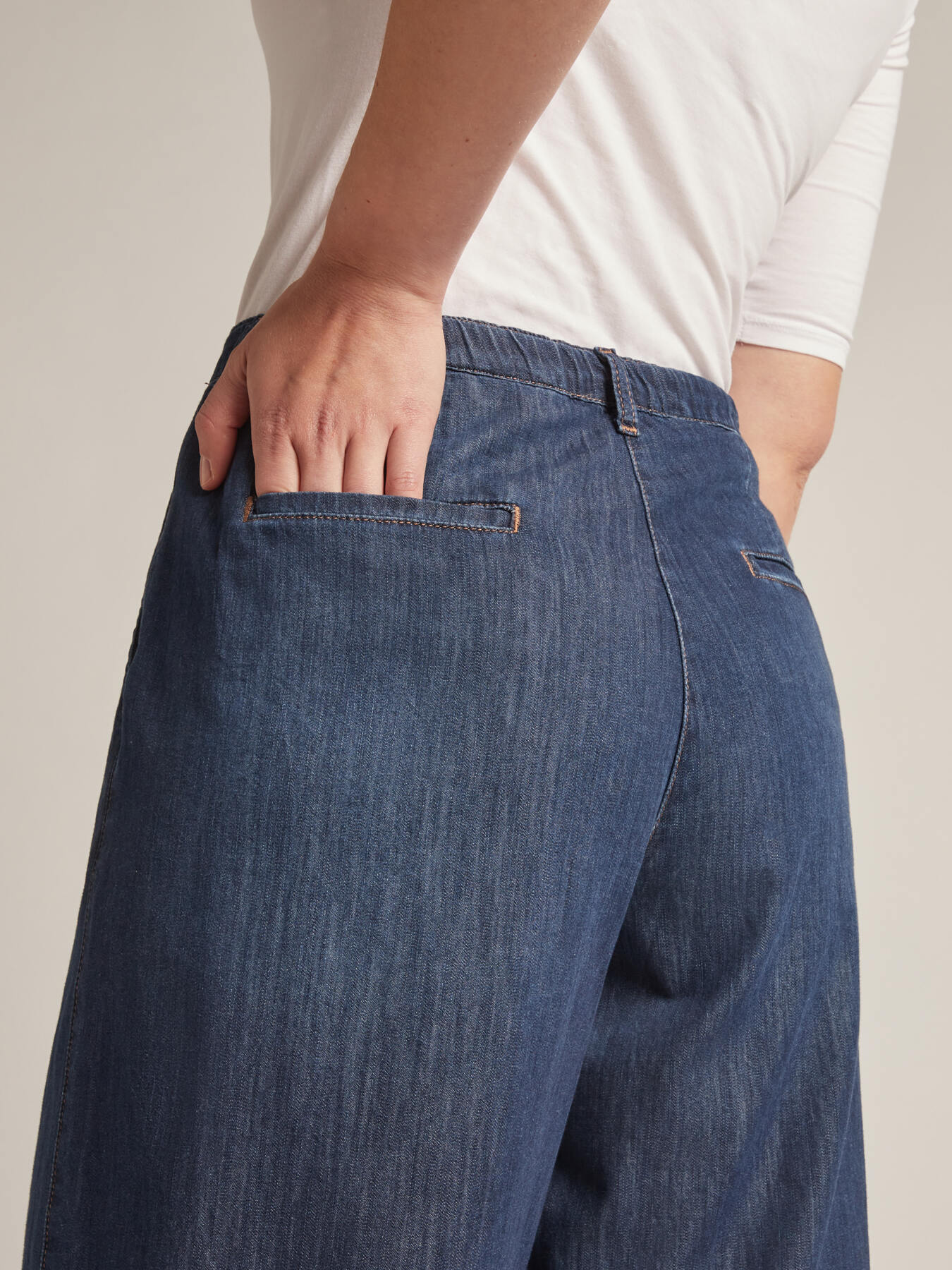 Cropped-Jeans image number 4