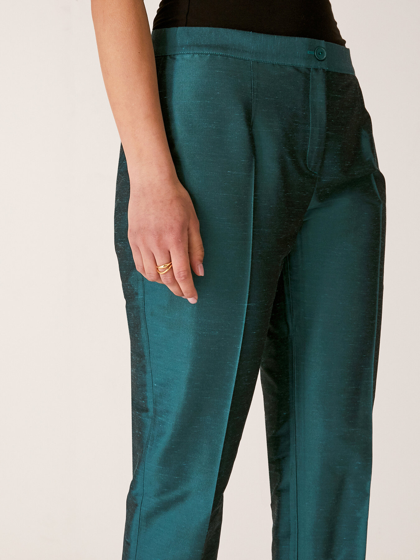 Pantaloni a sigaretta in shantung image number 2