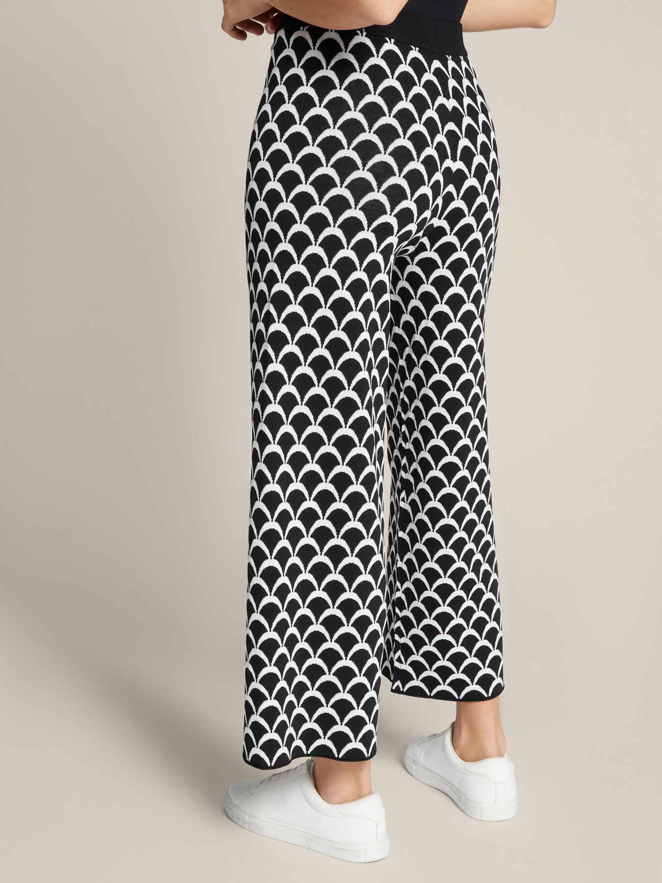 Pantaloni cropped in viscosa ECOVERO&trade; image number 1