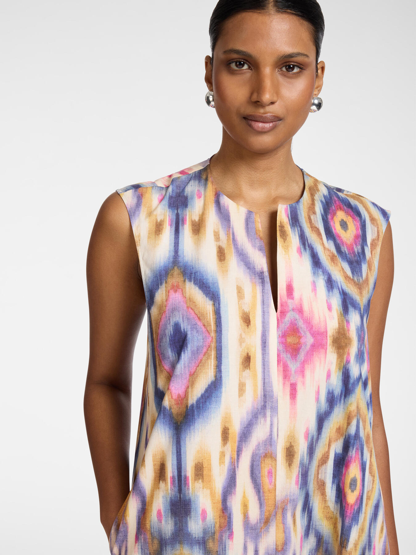 Long dress in printed poplin image number 3