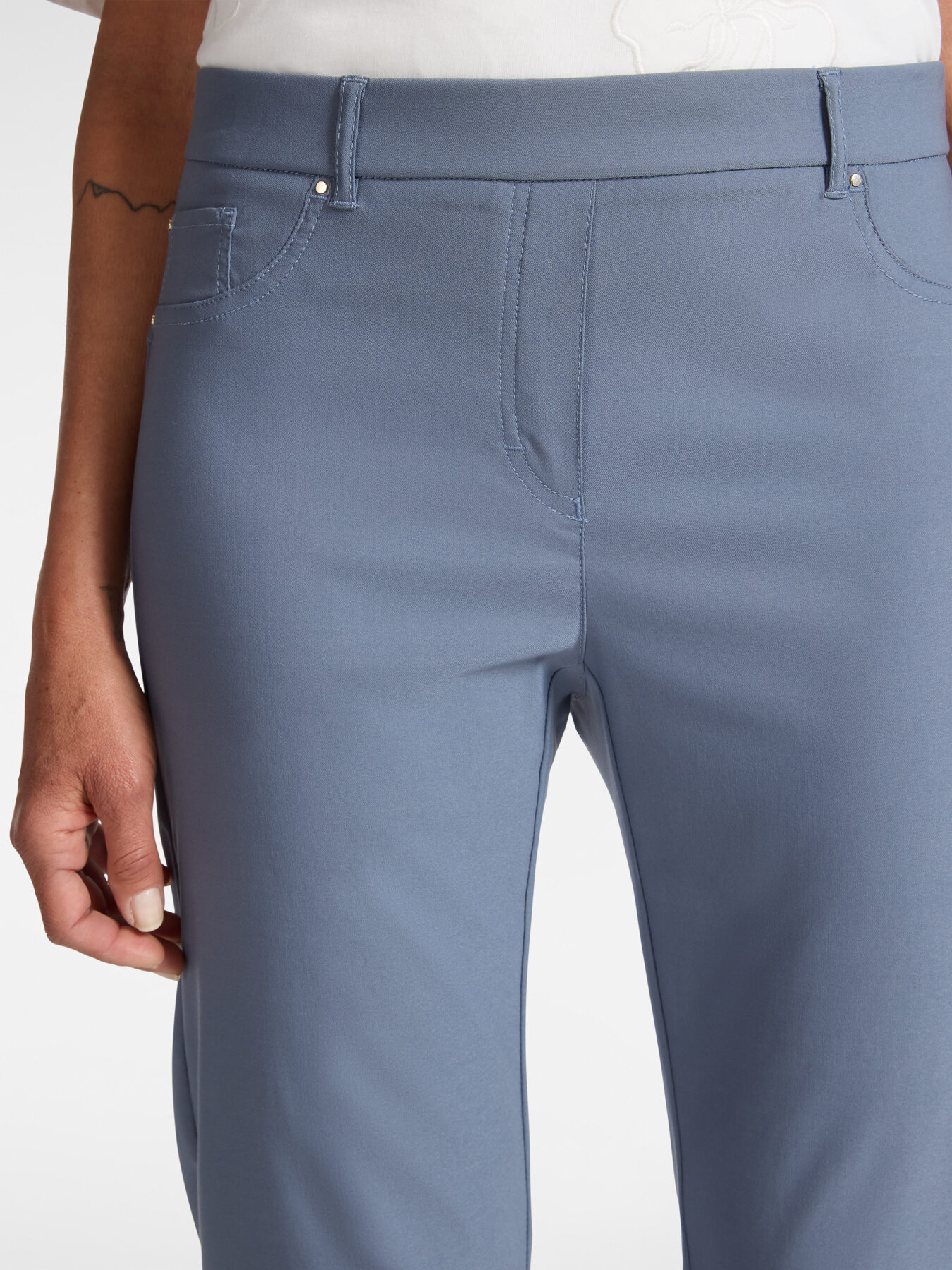 Slim pull-on pants image number 3