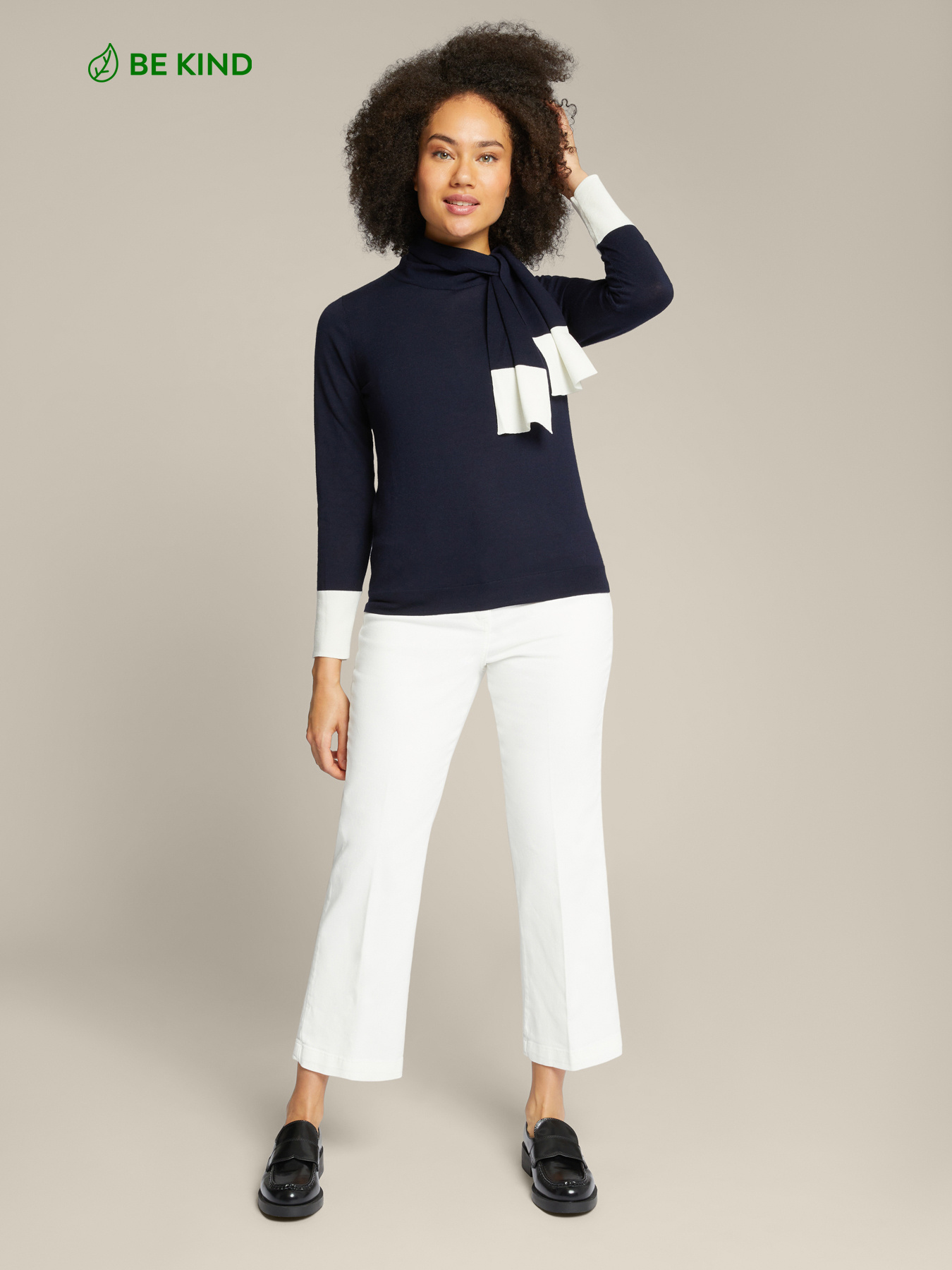 Pull com echarpe de lã sustentável image number 3