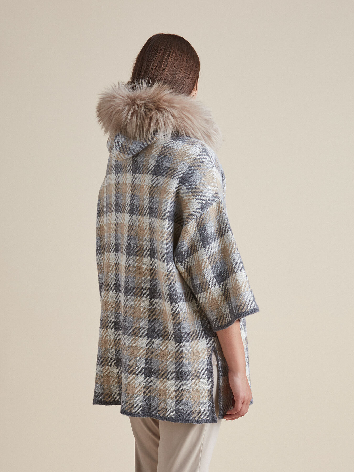 Capa con fantas&iacute;a de cuadros image number 1