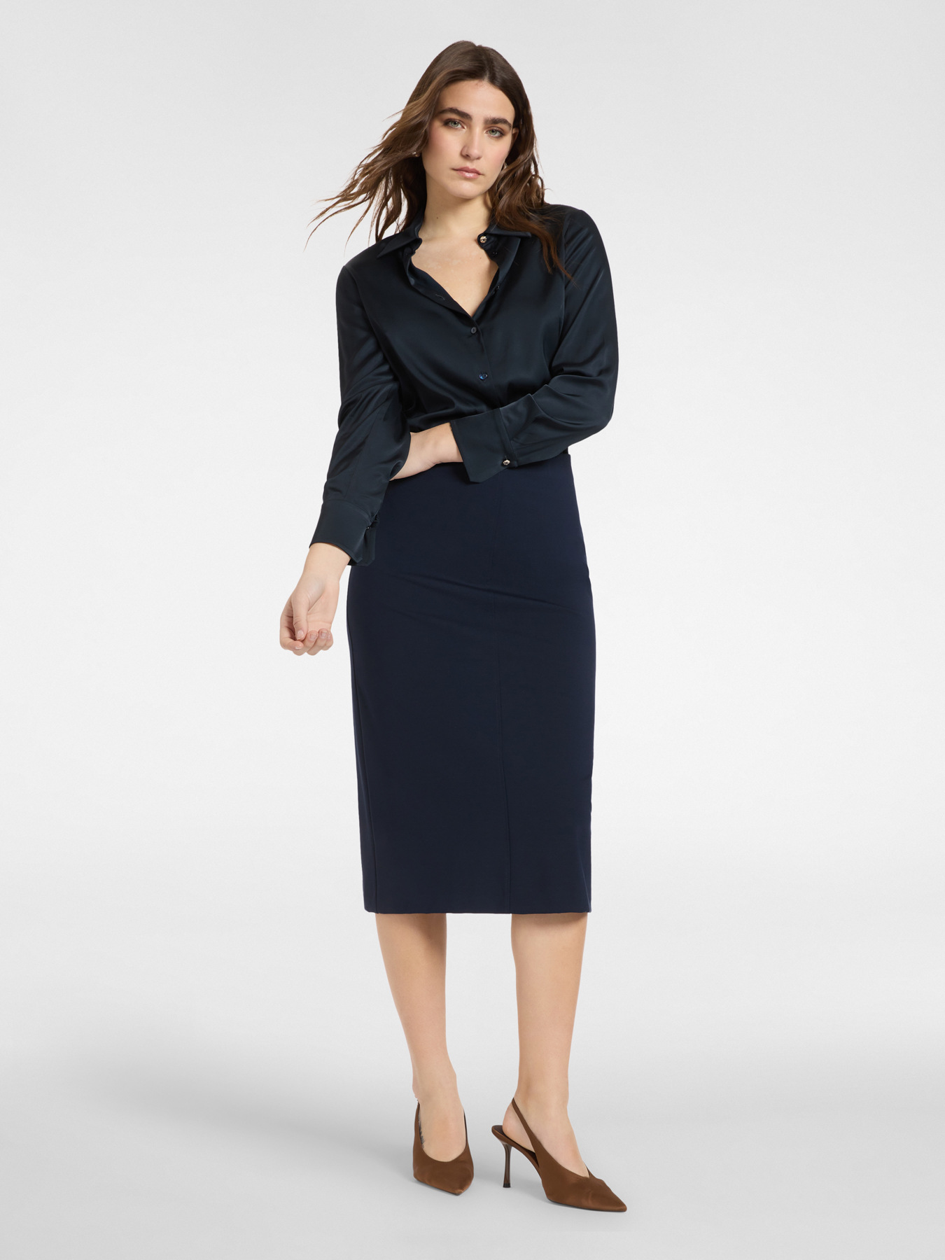 Camisa de cetim el&aacute;stico image number 3