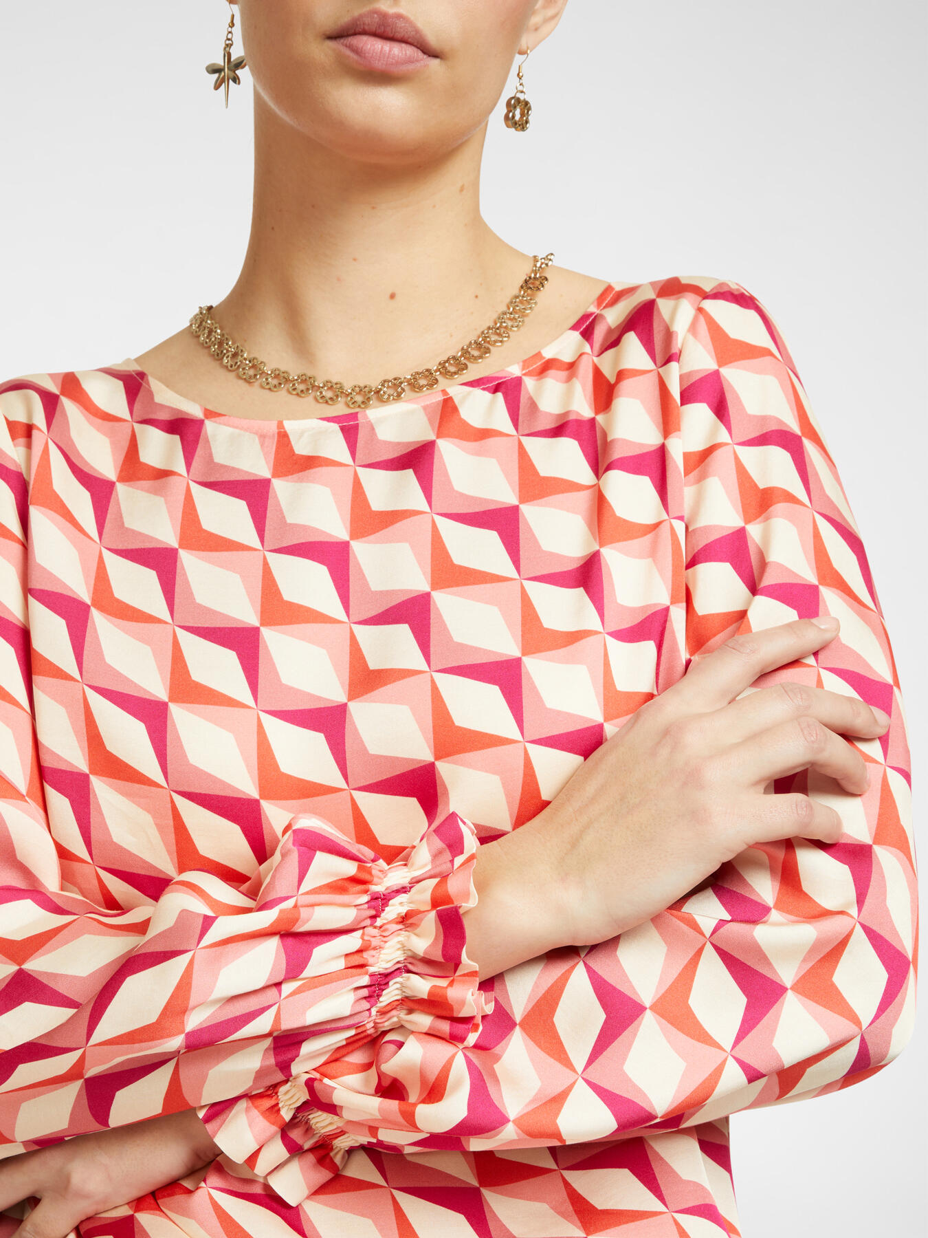 Blouse with geometric print image number 3