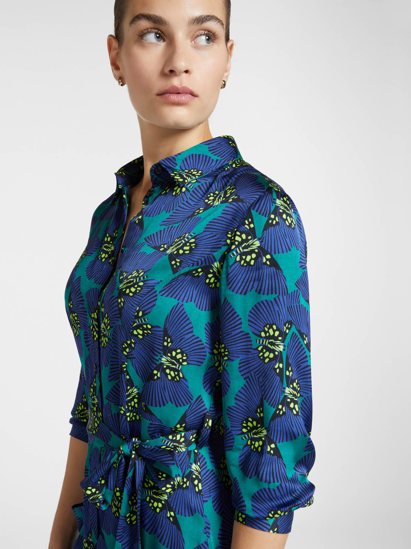 Vestido camisero estampado image number 3