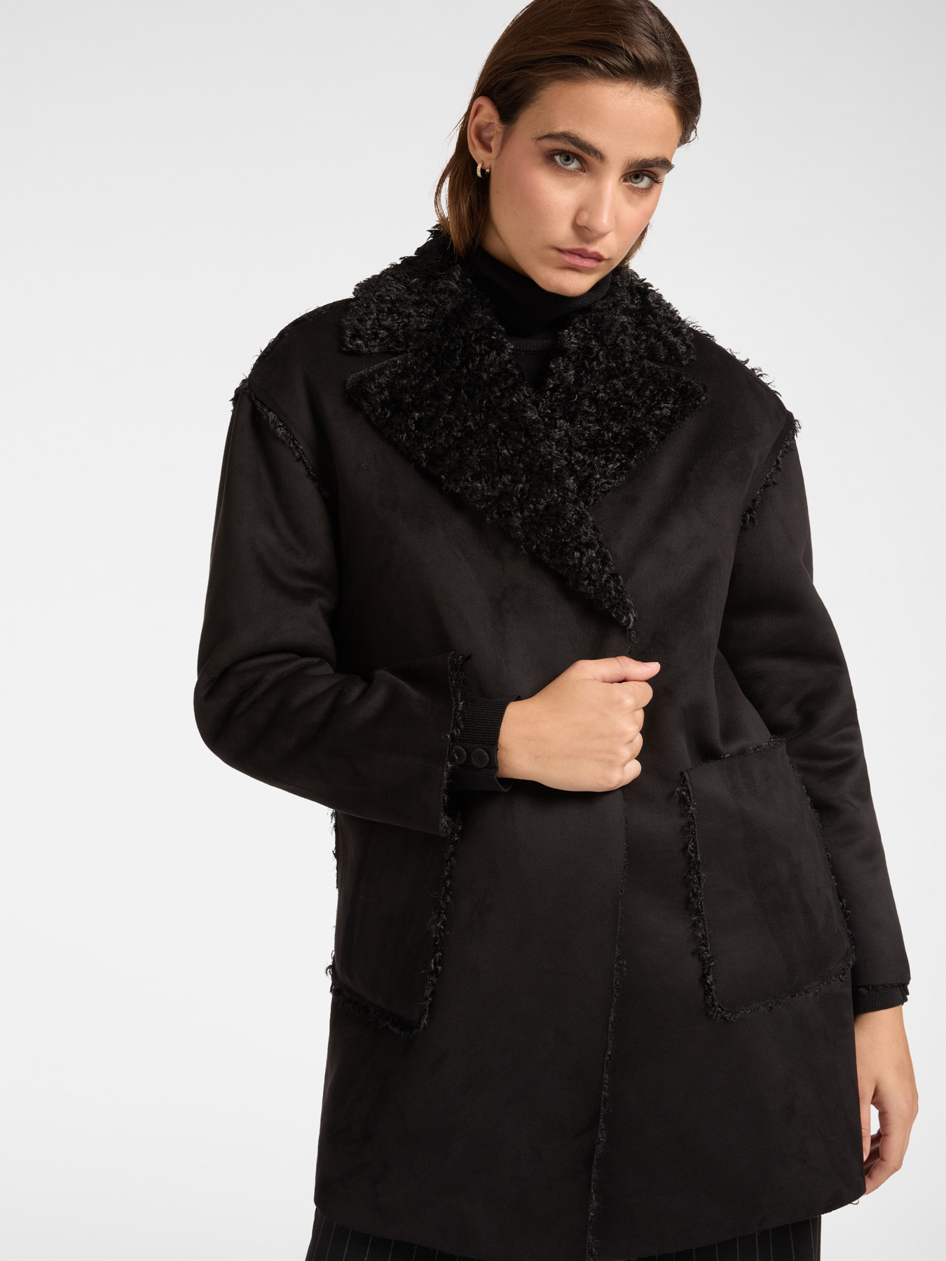 Soft fabric coat with pockets