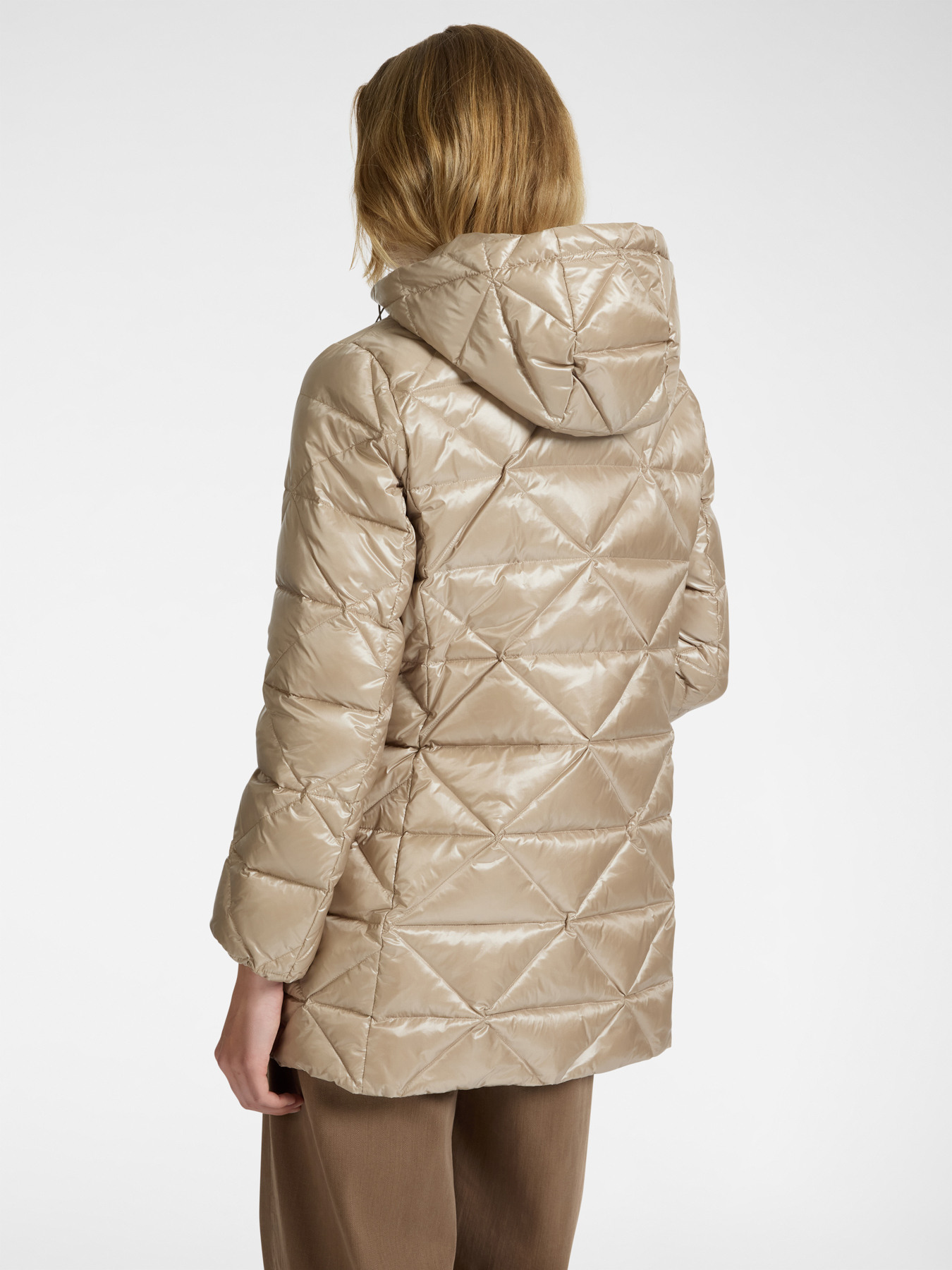 Piumino trapuntato con cappuccio image number 1