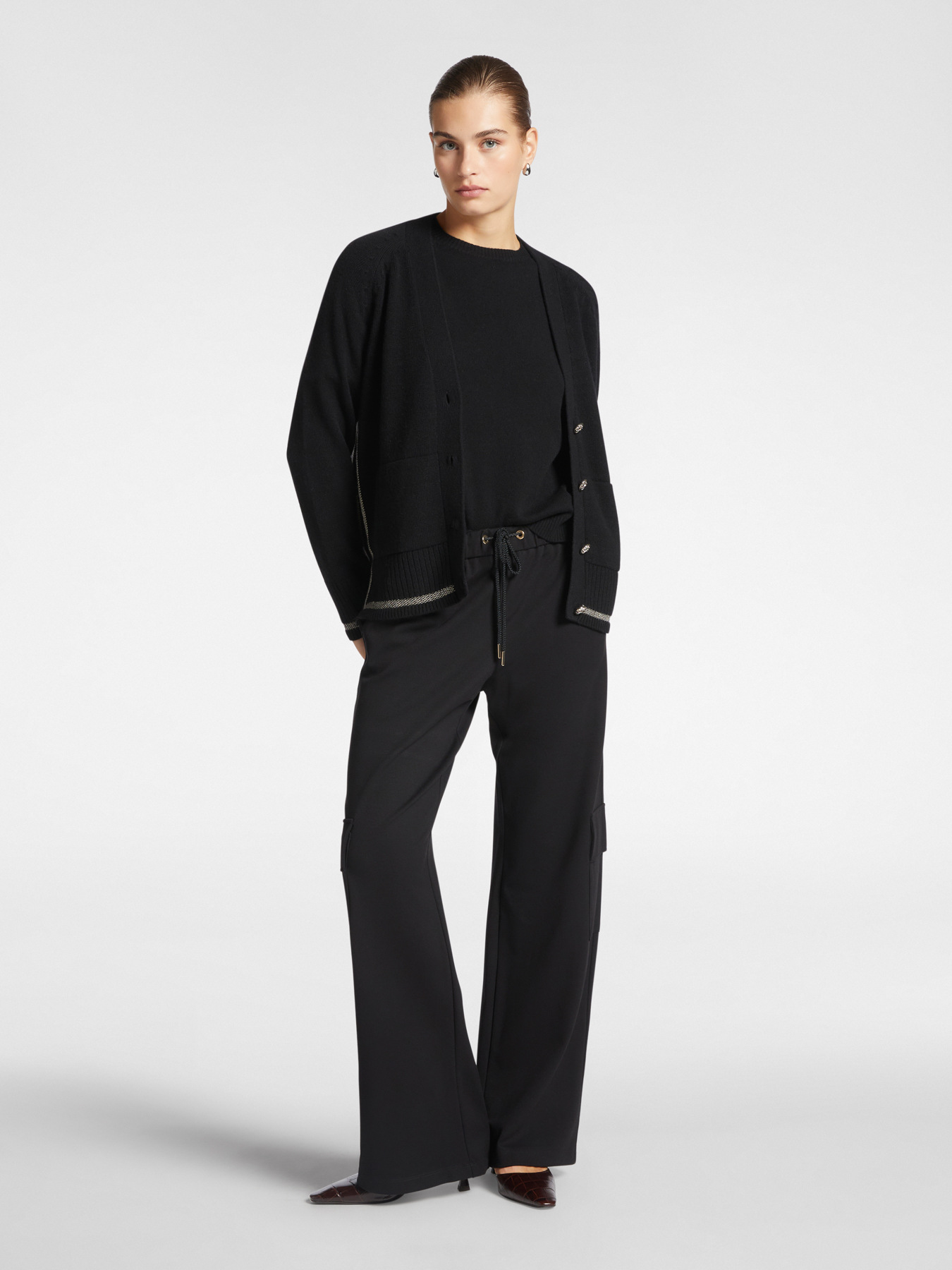 Joggers with side pockets image number 0