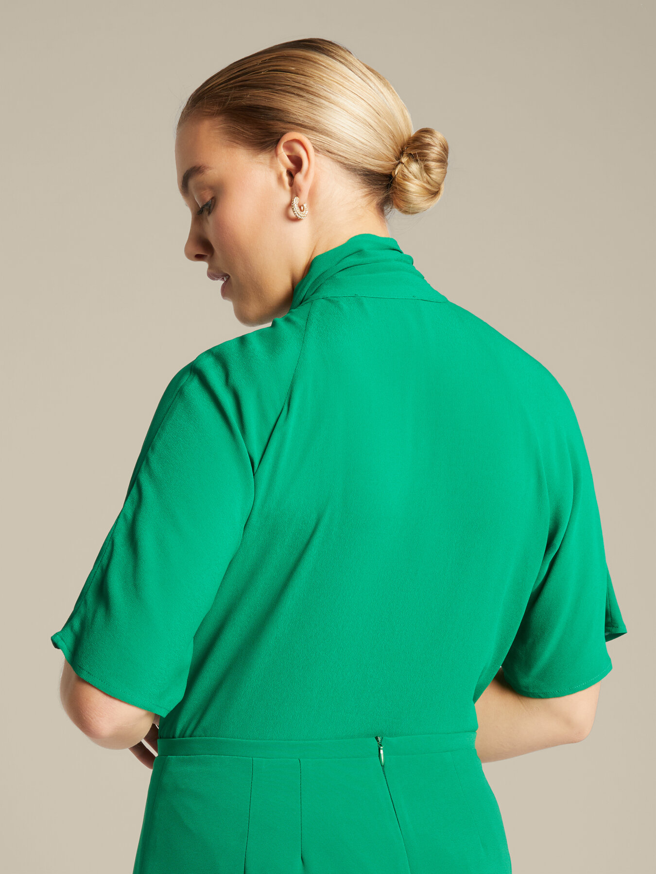 Blouse &eacute;l&eacute;gante avec ceinture large image number 1