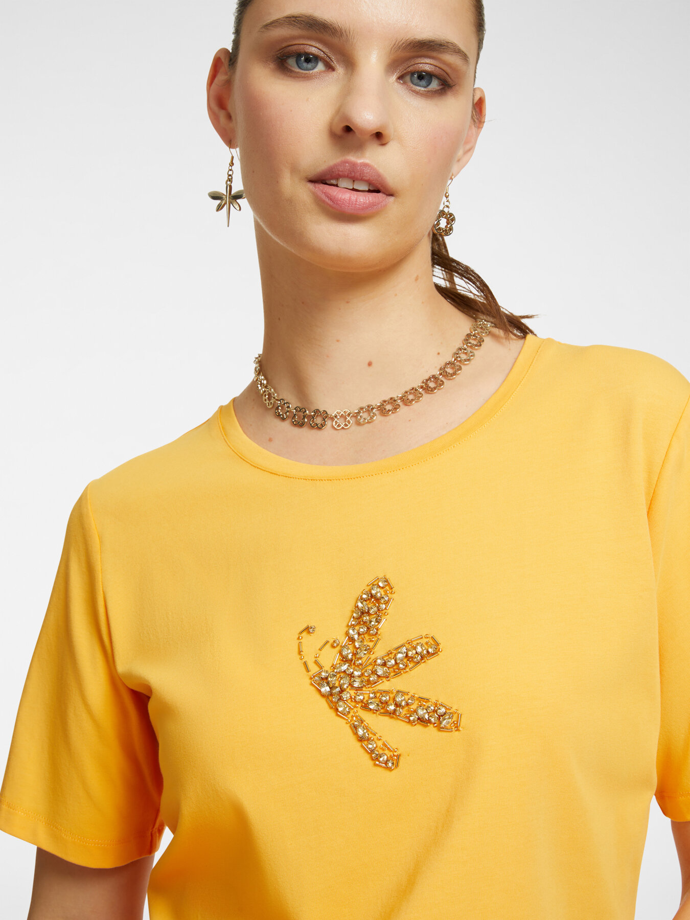 T-shirt with embroidery image number 3