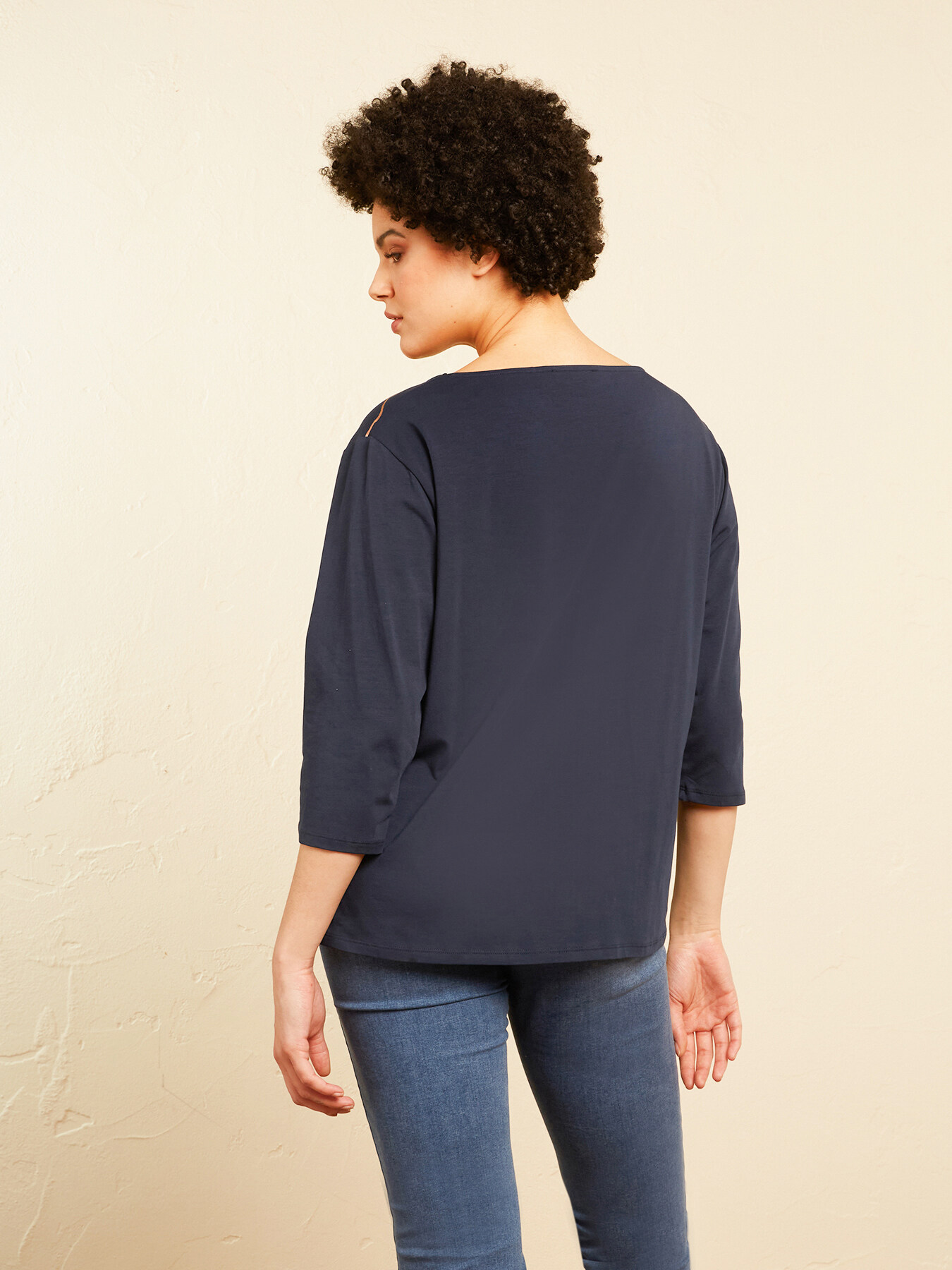 T-shirt con stampa floreale image number 1