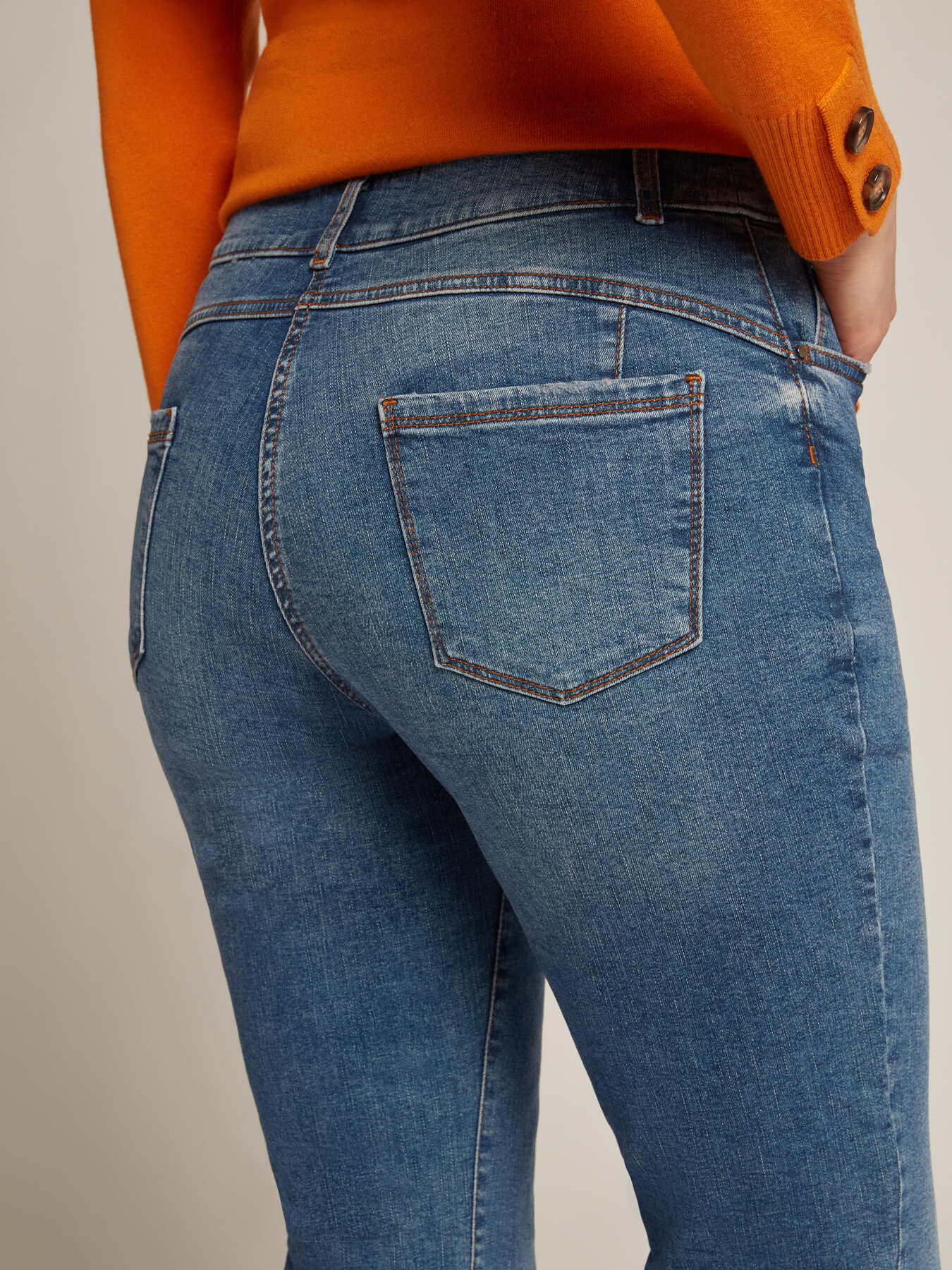 Vaqueros regular azul claro image number 4