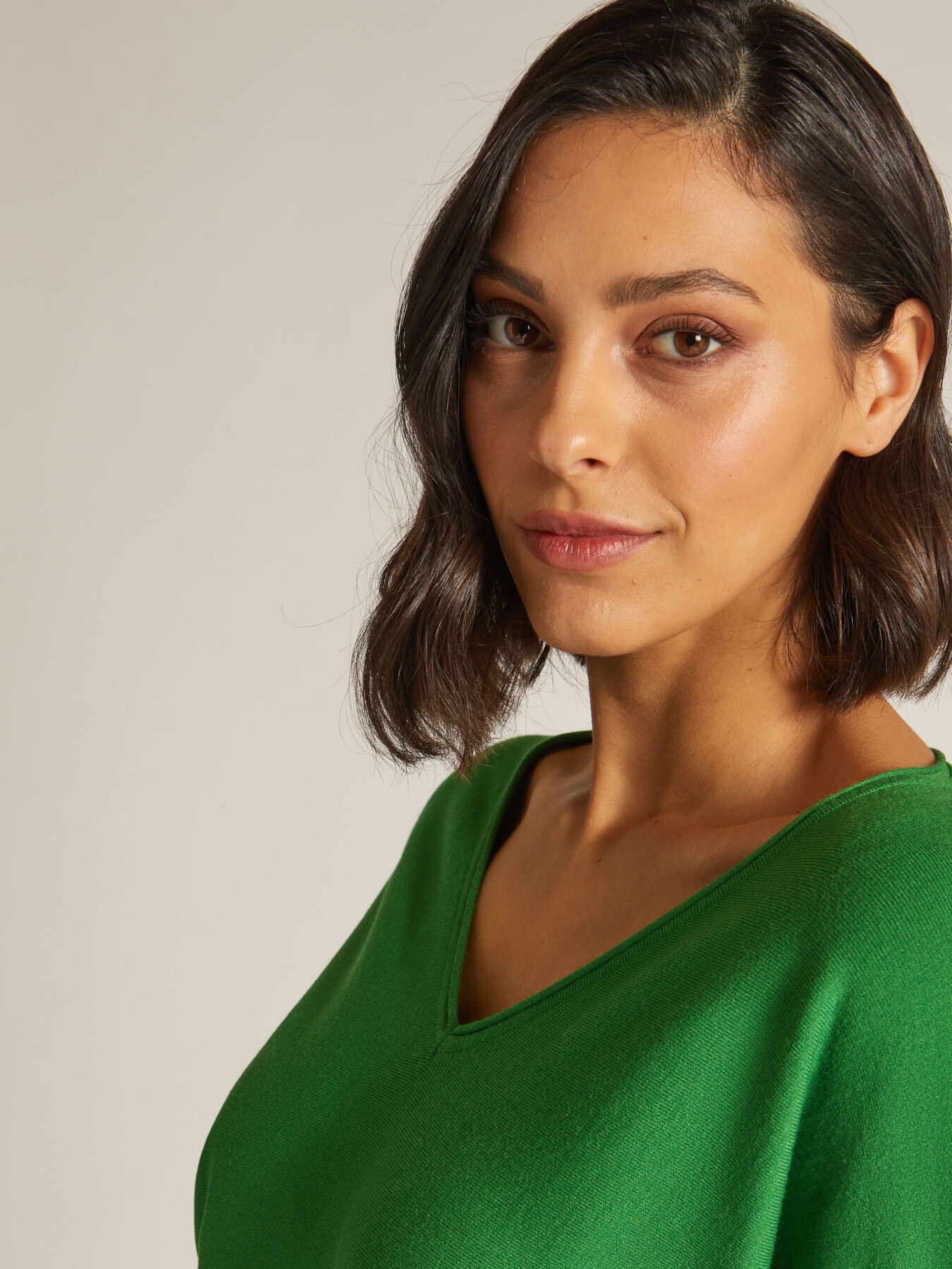 Pull avec col en V image number 3