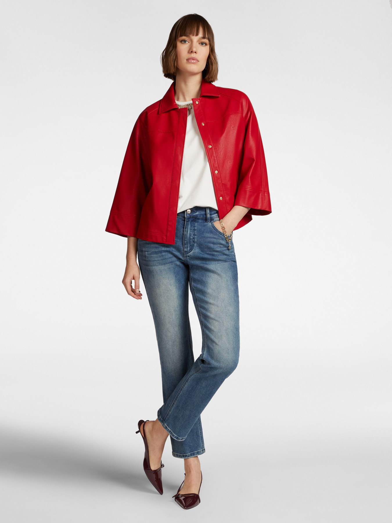 Veste coupe trap&egrave;ze en tissu brillant image number 5