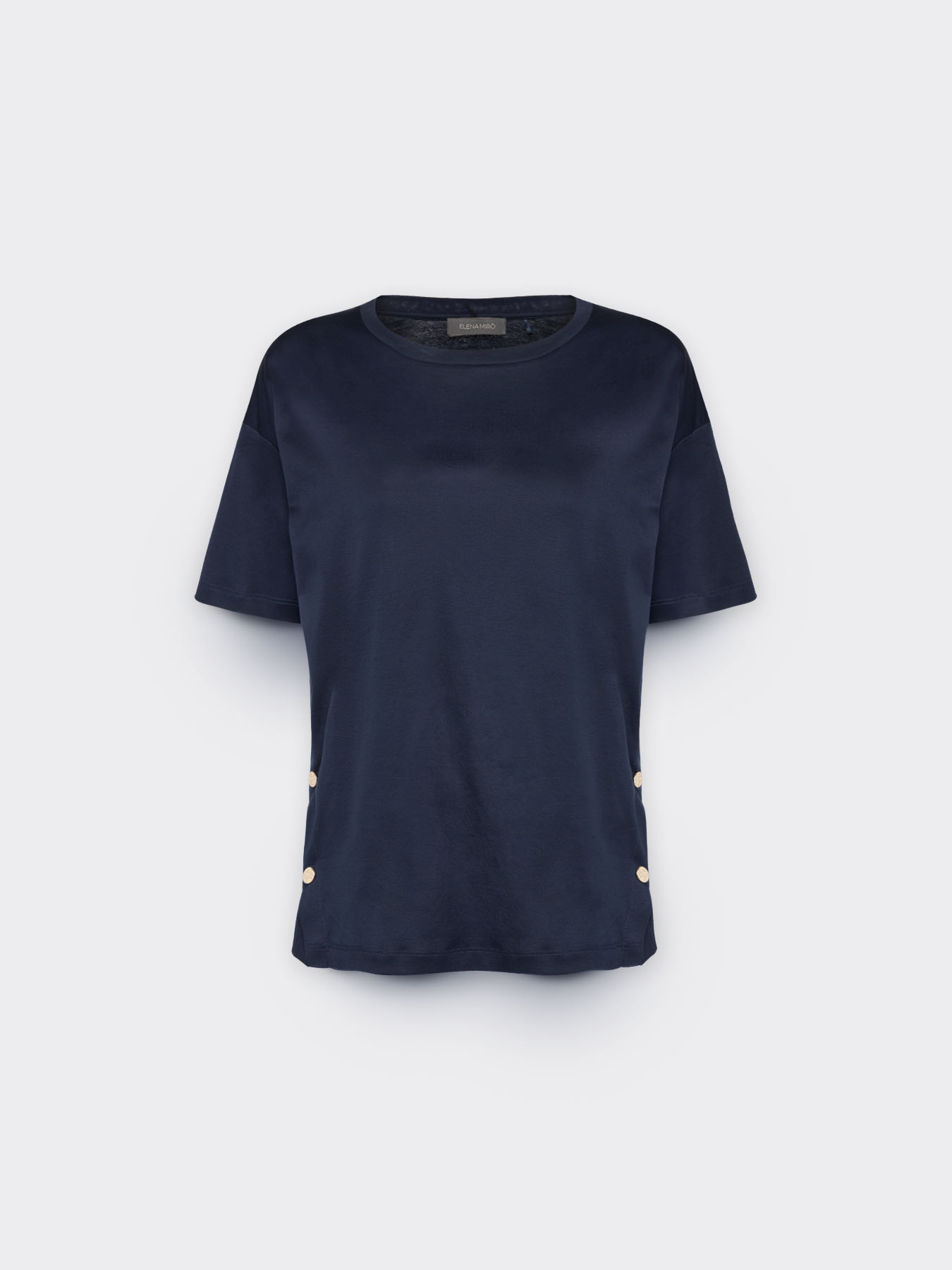 T-shirt with buttons on the slits image number 4