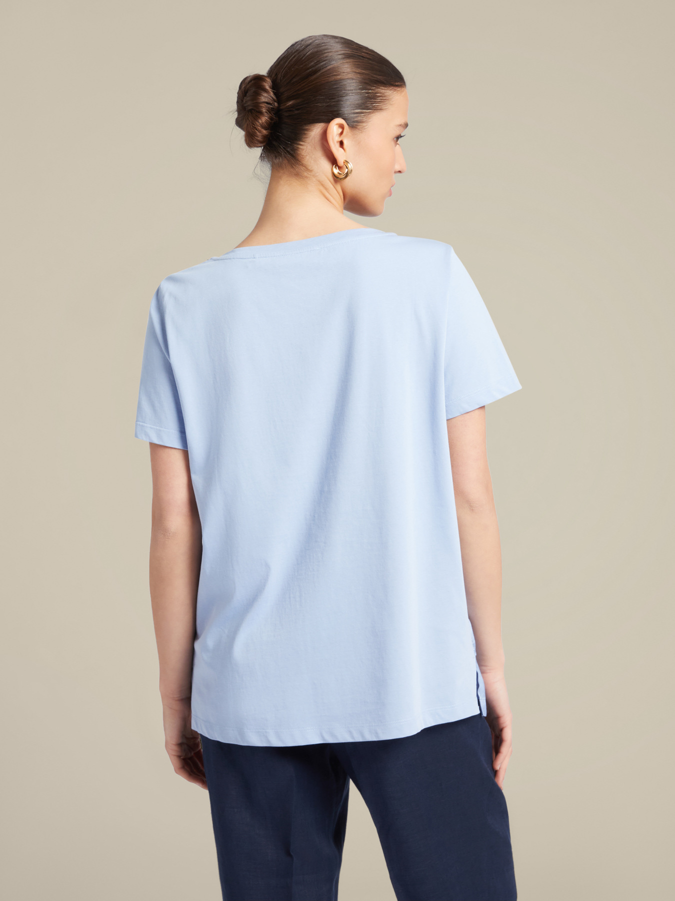 T-shirt with crystal border image number 1