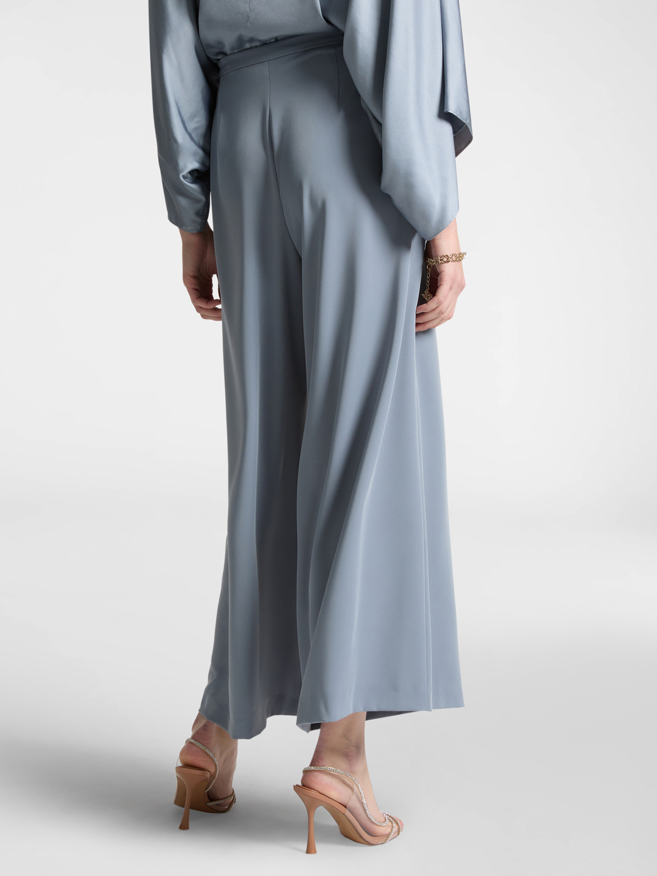 Pantaloni ampi cropped con pieghe image number 1