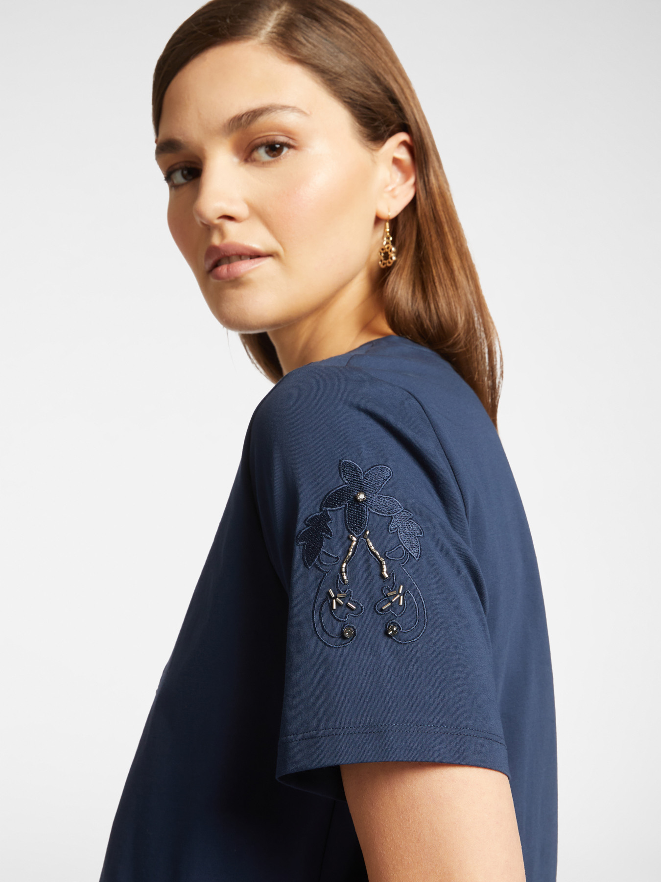 Besticktes T-Shirt image number 3