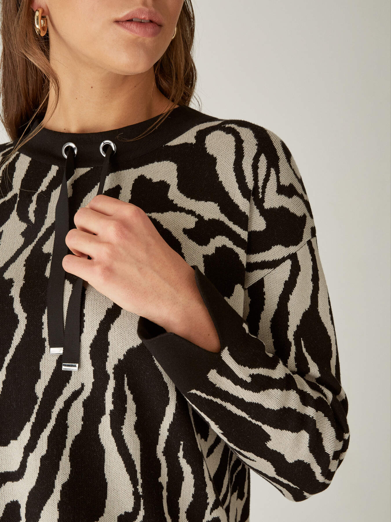 ZEBRA SWEATER image number 3