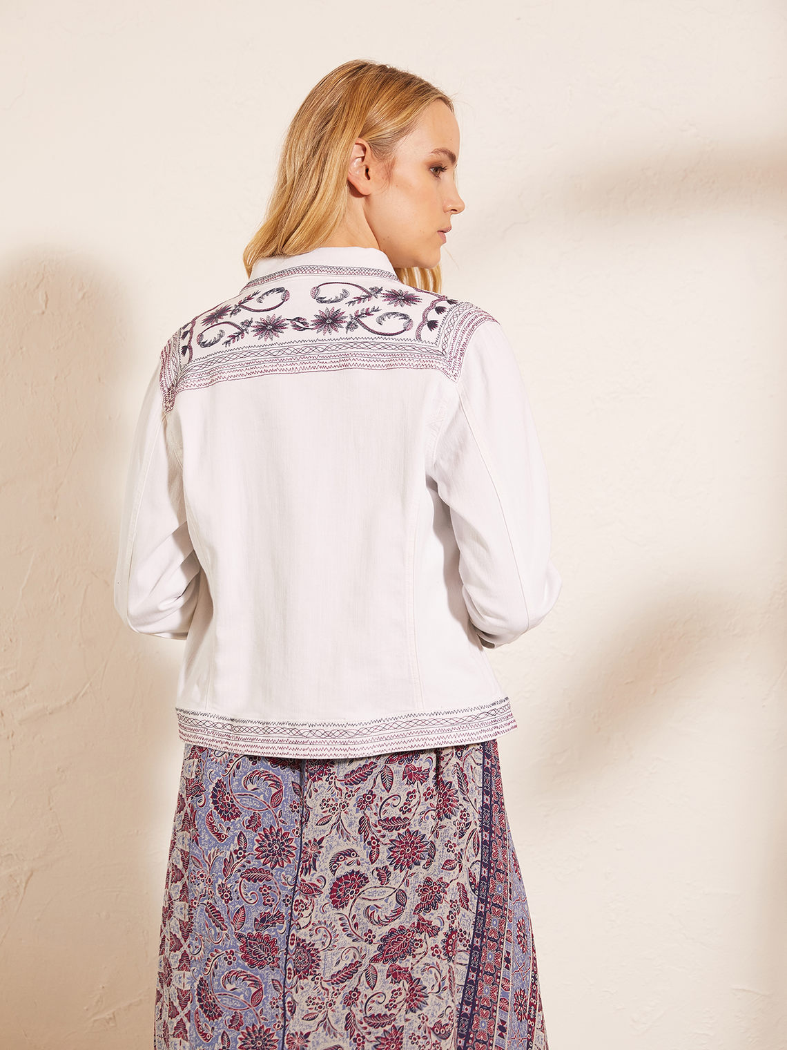 Elenamiro: Cazadora bordada_2