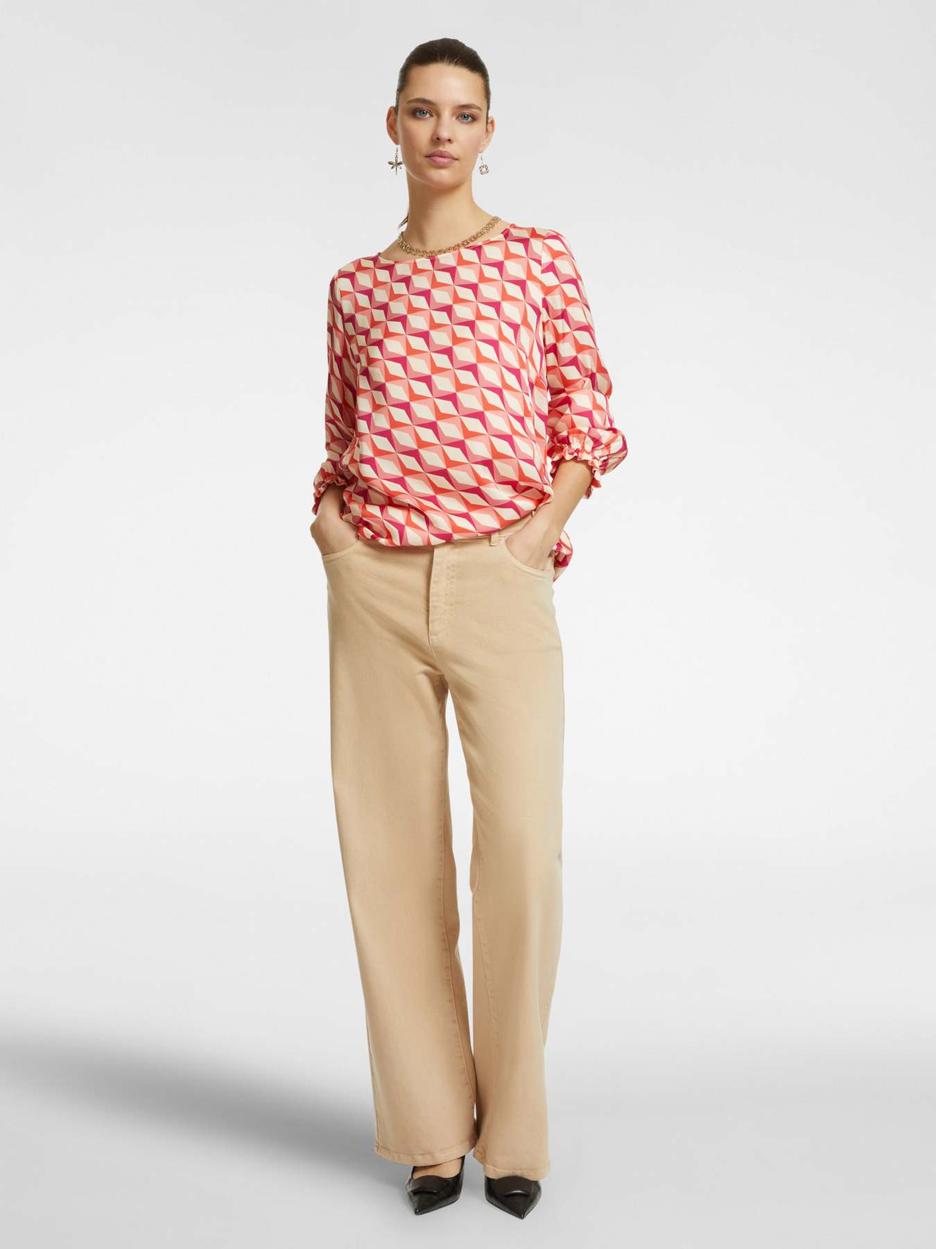 Blusa con estampado geom&eacute;trico image number 2