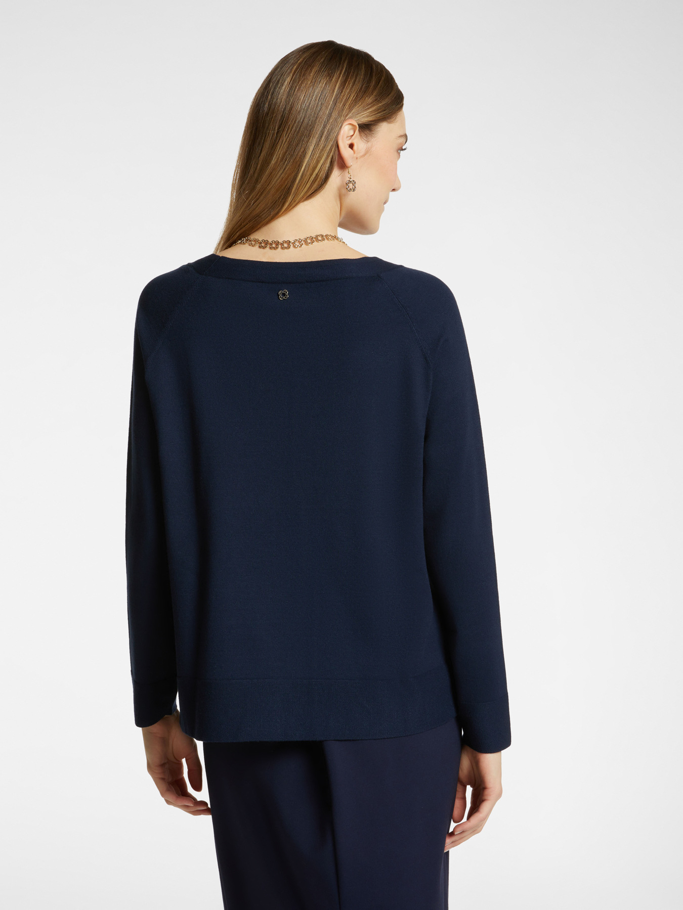 Maglia con scollo a barchetta image number 1