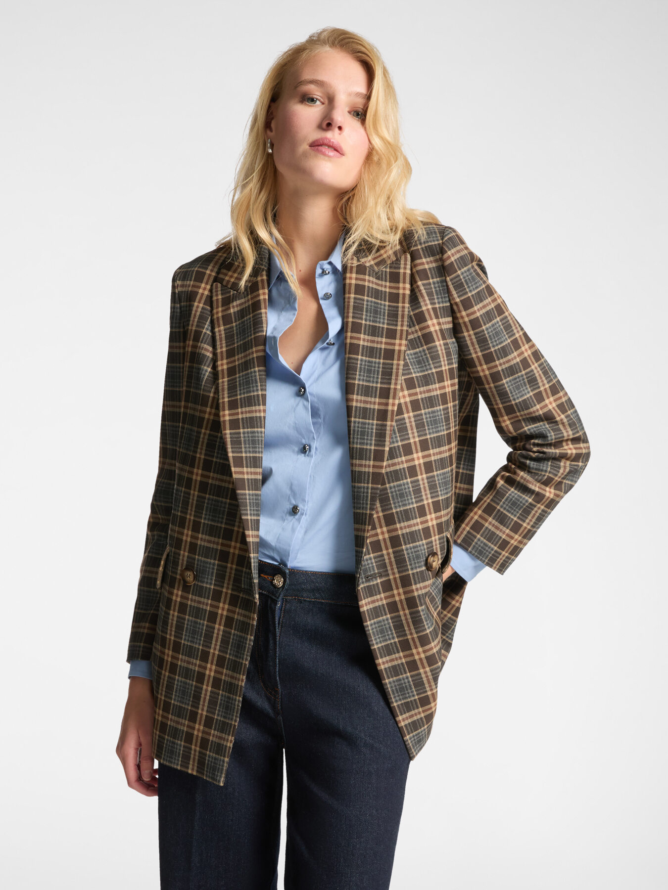 Chequered double-breasted blazer image number 0