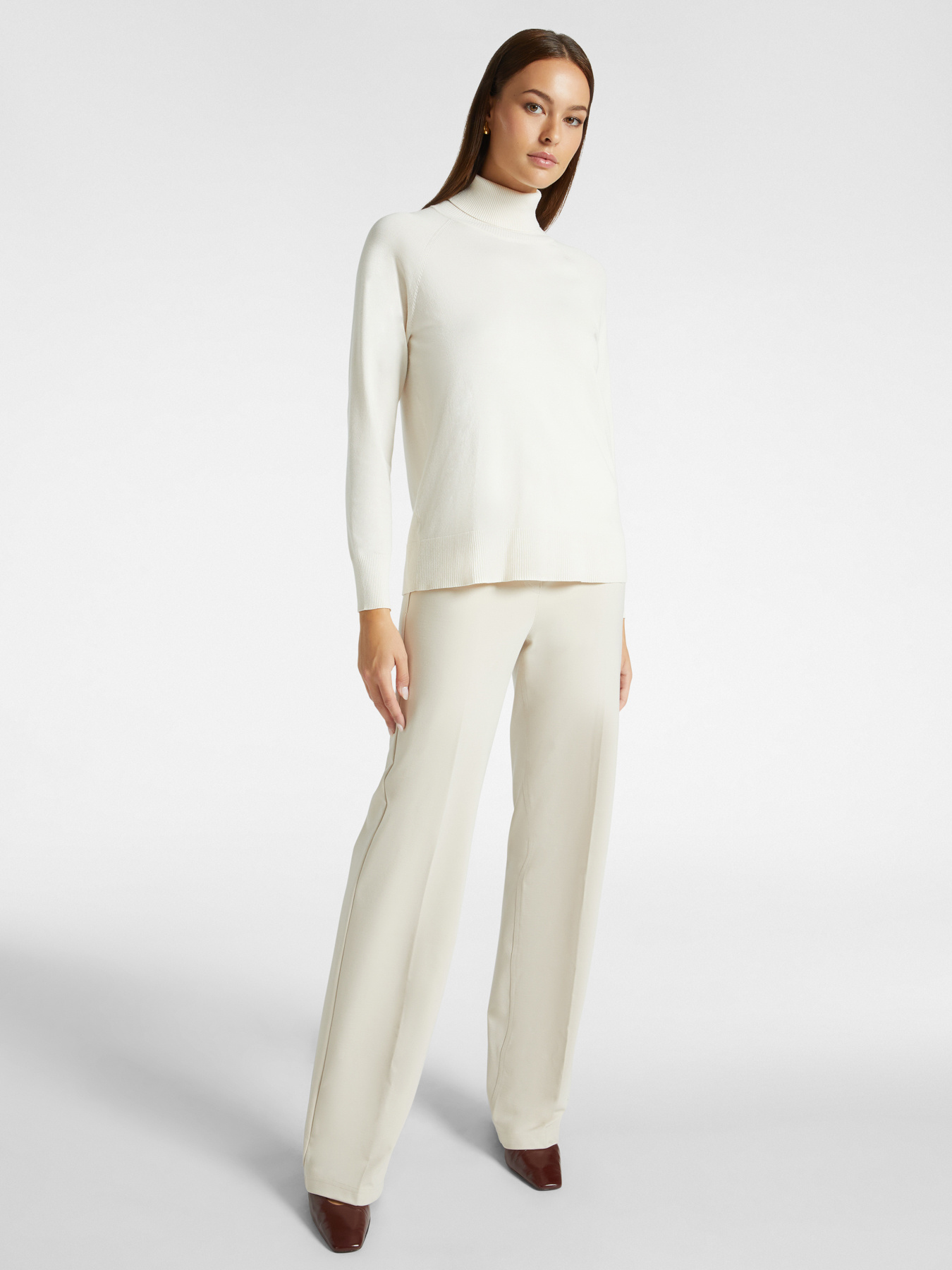 Pull à col roulé en viscose LENZING™ ECOVERO™ image number 2