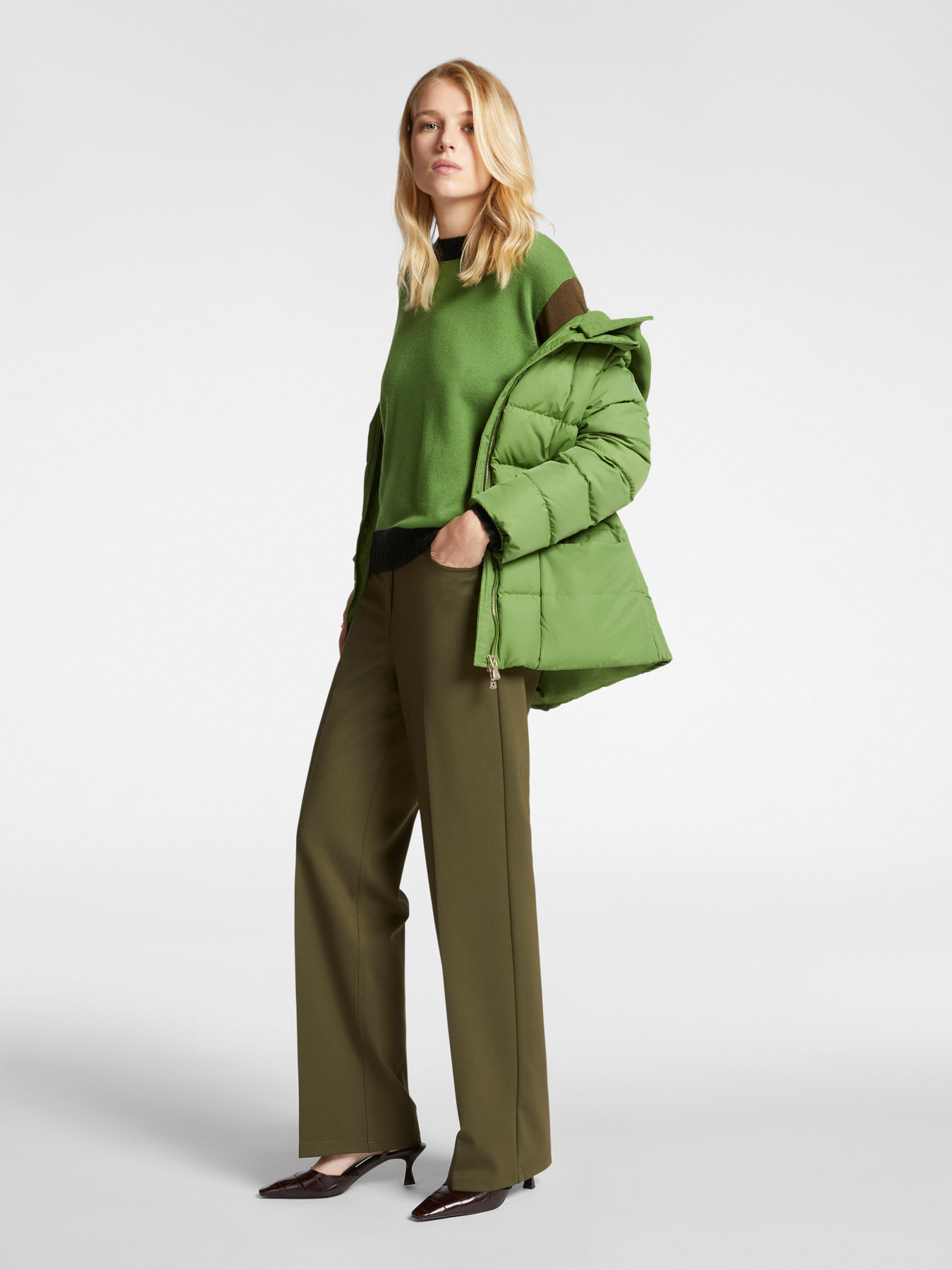 Colour-Block Pullover aus Wolle image number 2