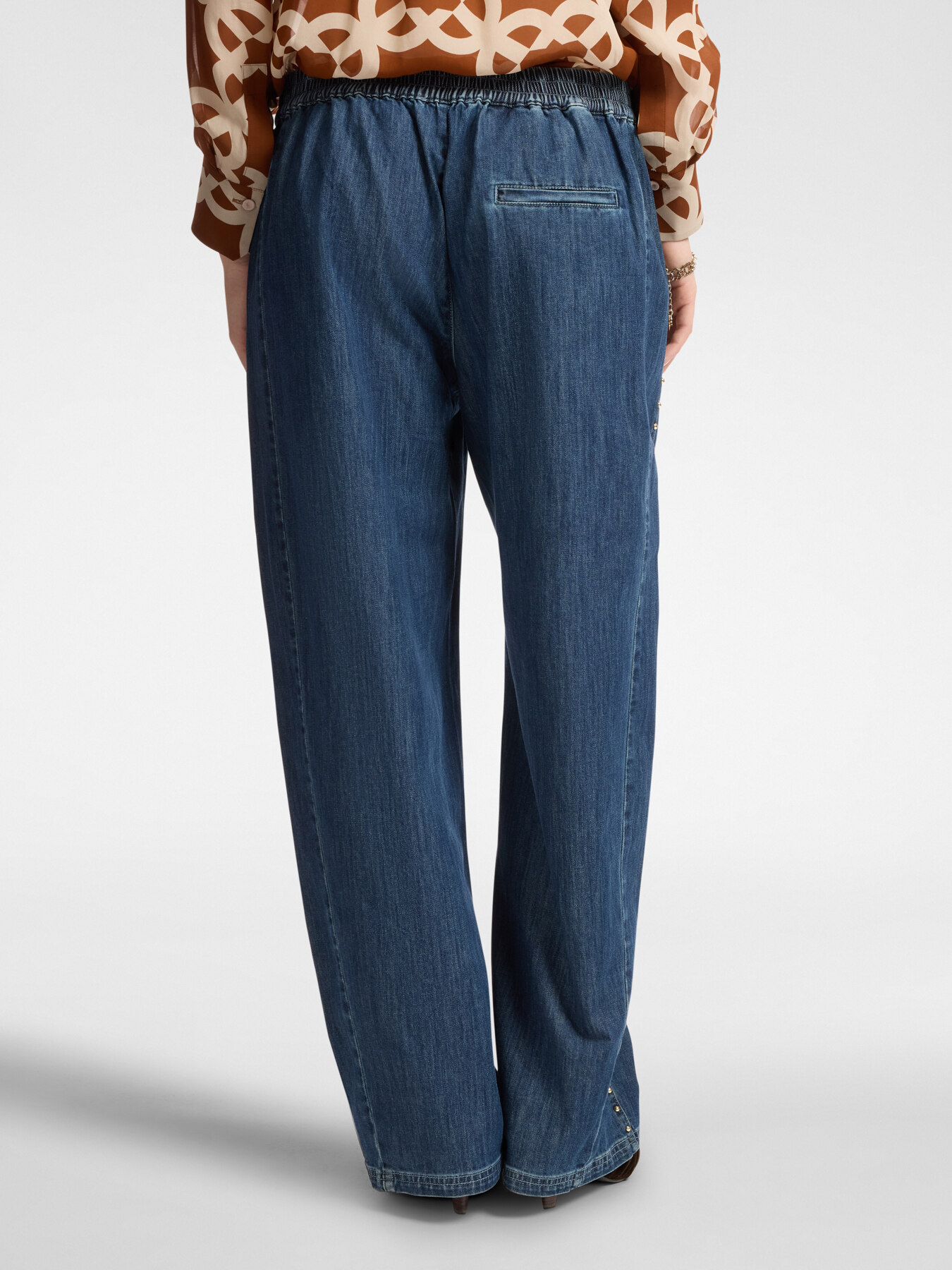 Studded jeans image number 1