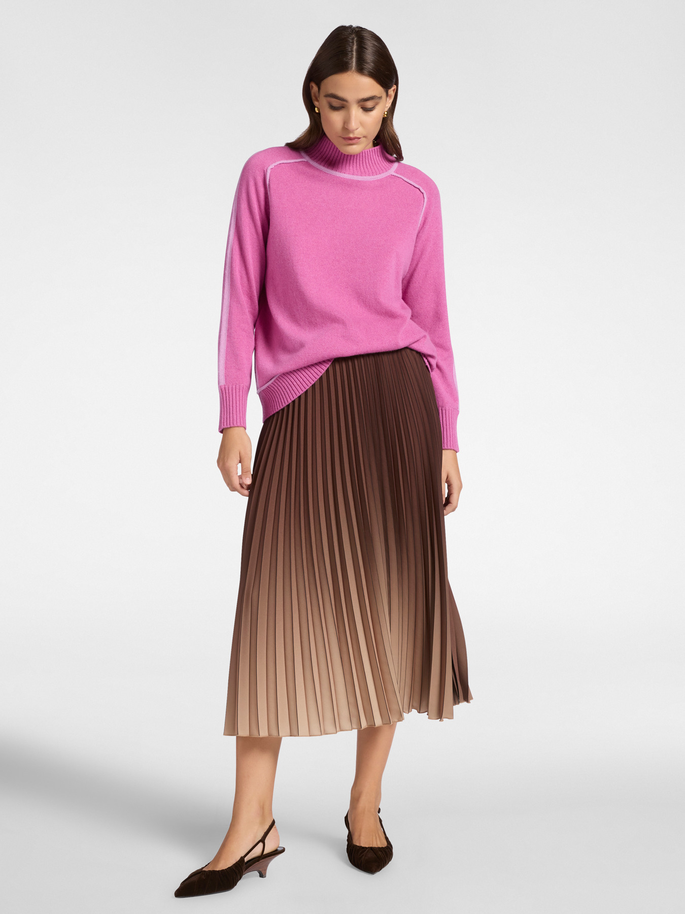 Wollpullover mit kontrastierenden Kanten image number 2