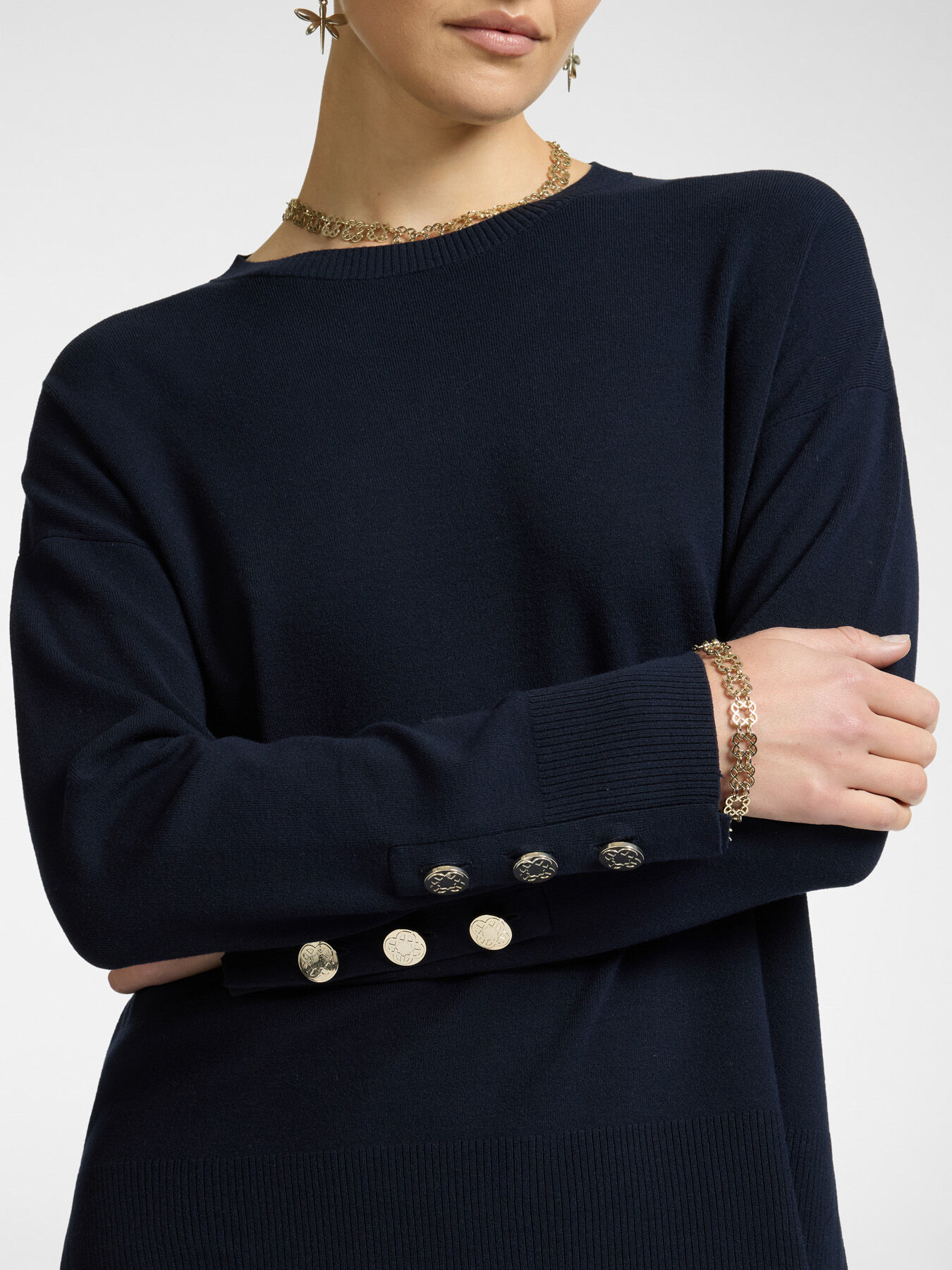 Sweater with buttons on the cuffs image number 3