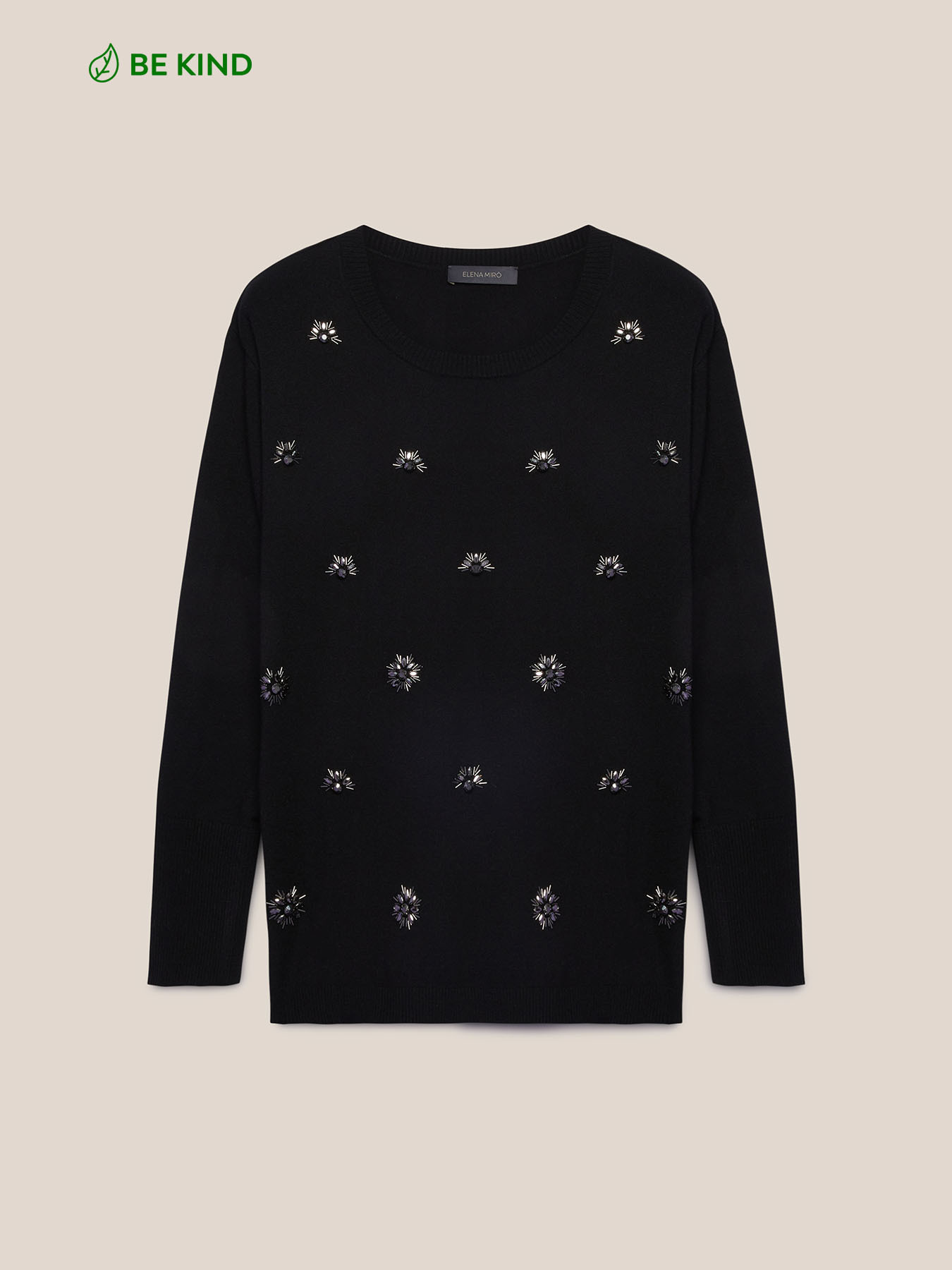 Pull brod&eacute; &agrave; la main image number 4