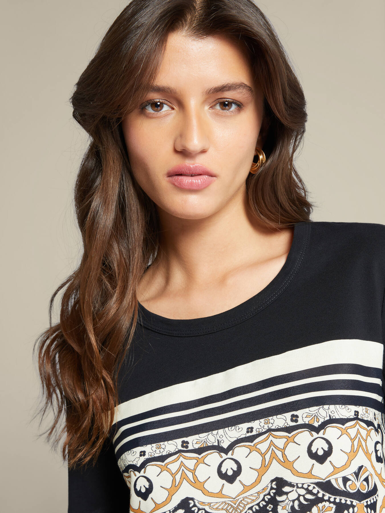 T-shirt &agrave; imprim&eacute; foulard image number 3