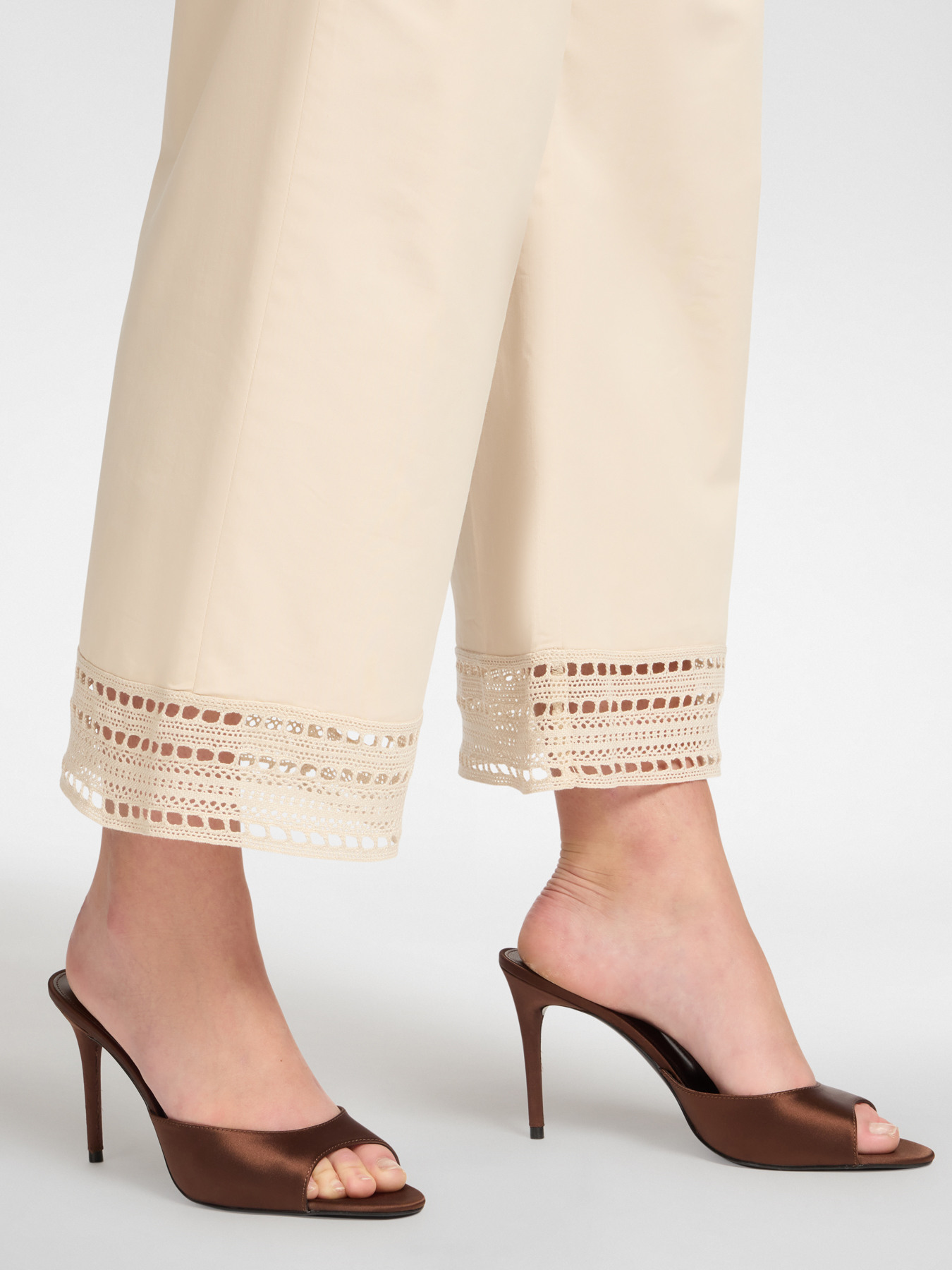 Pantalones mezcla de algod&oacute;n con encaje image number 3