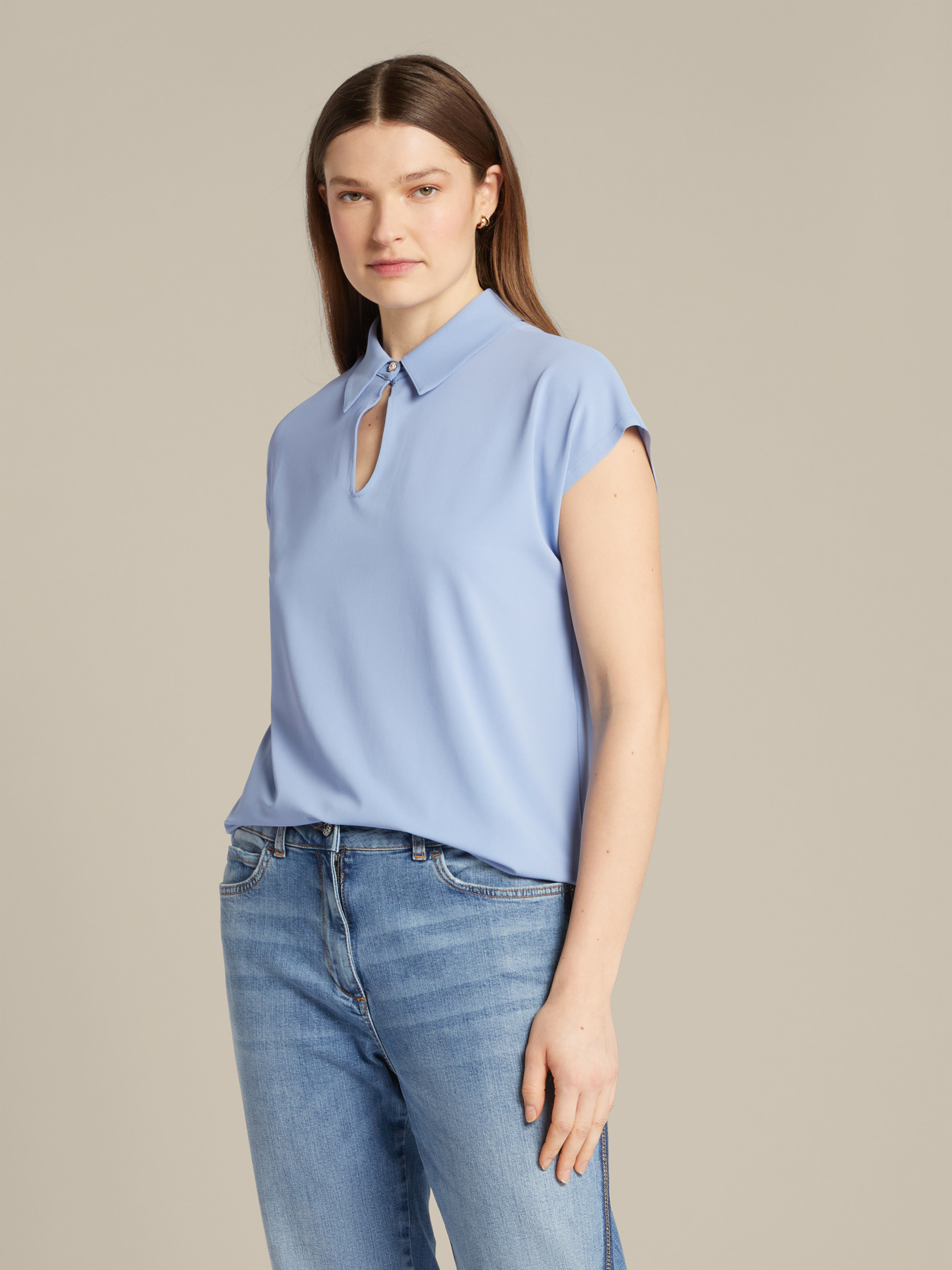 T-shirt avec ouverture sur le devant image number 0