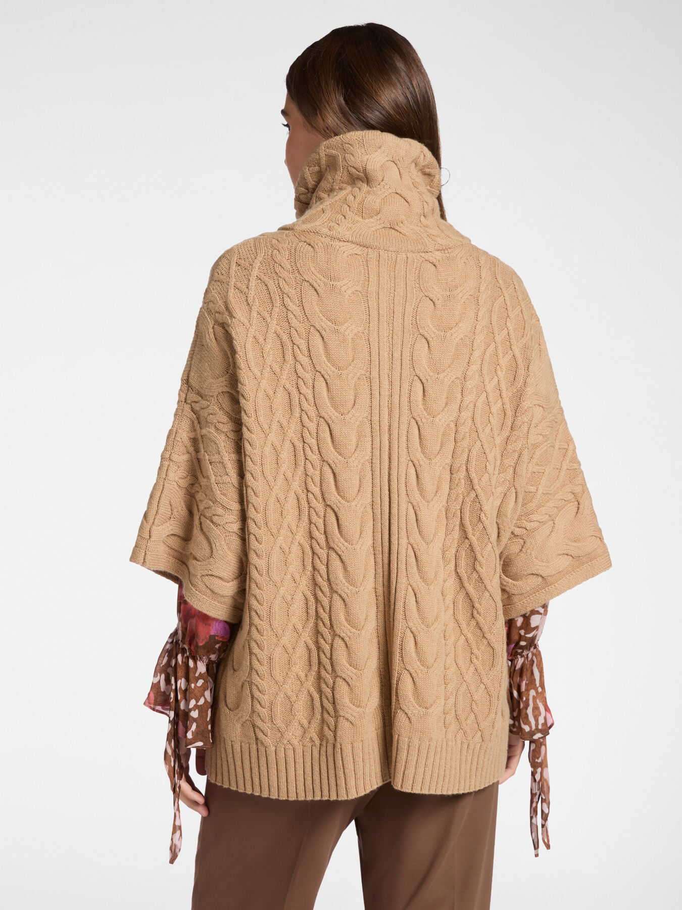 Pure wool cable knit cardigan image number 1