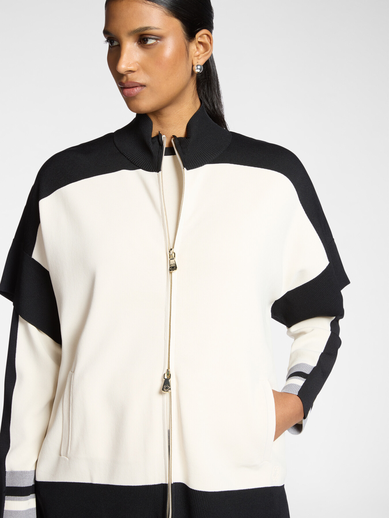 C&aacute;rdigan mangas cortas mezcla viscosa image number 3