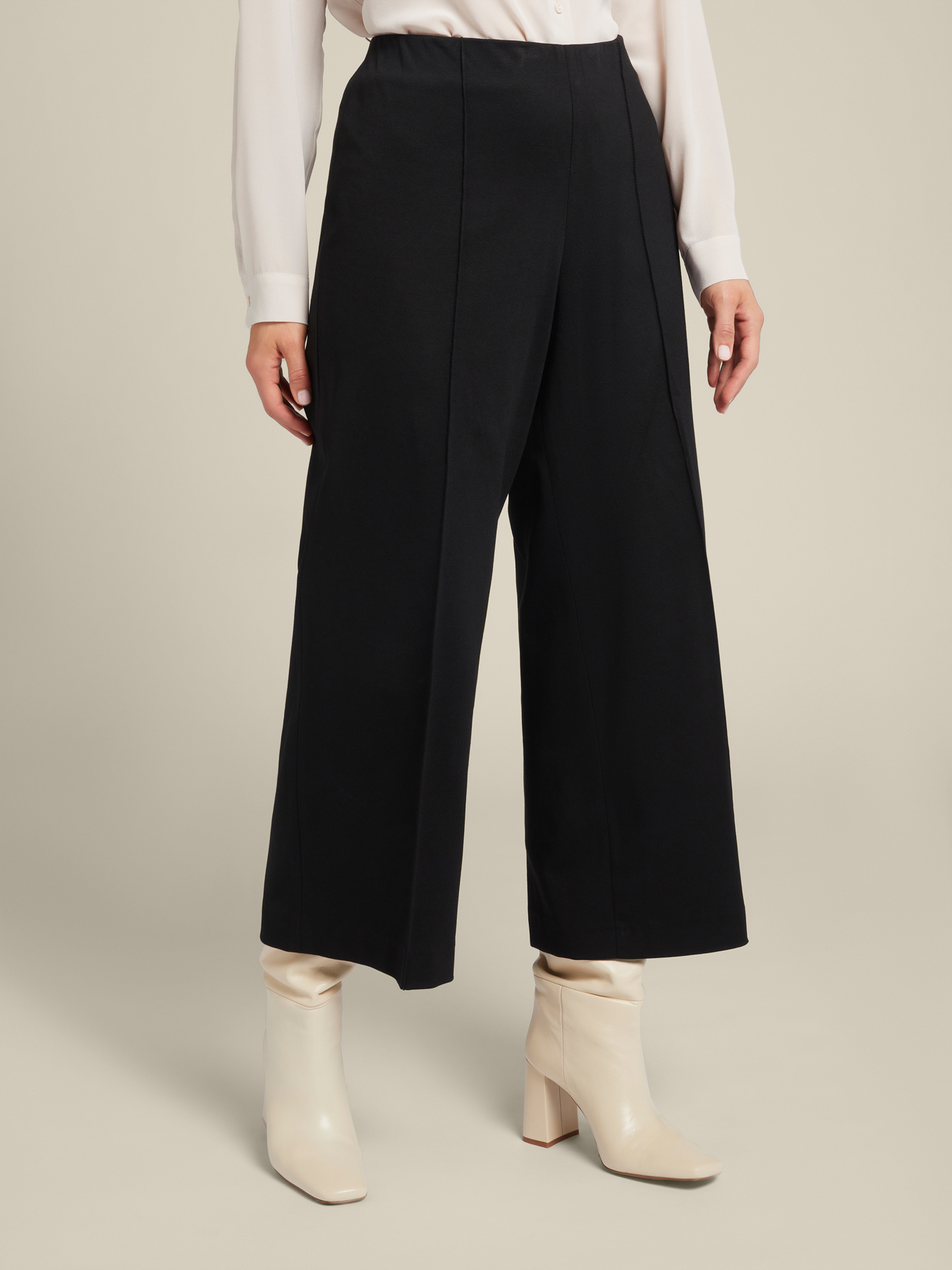 Cropped-Hose aus weich fallendem Trikot-Jersey image number 2