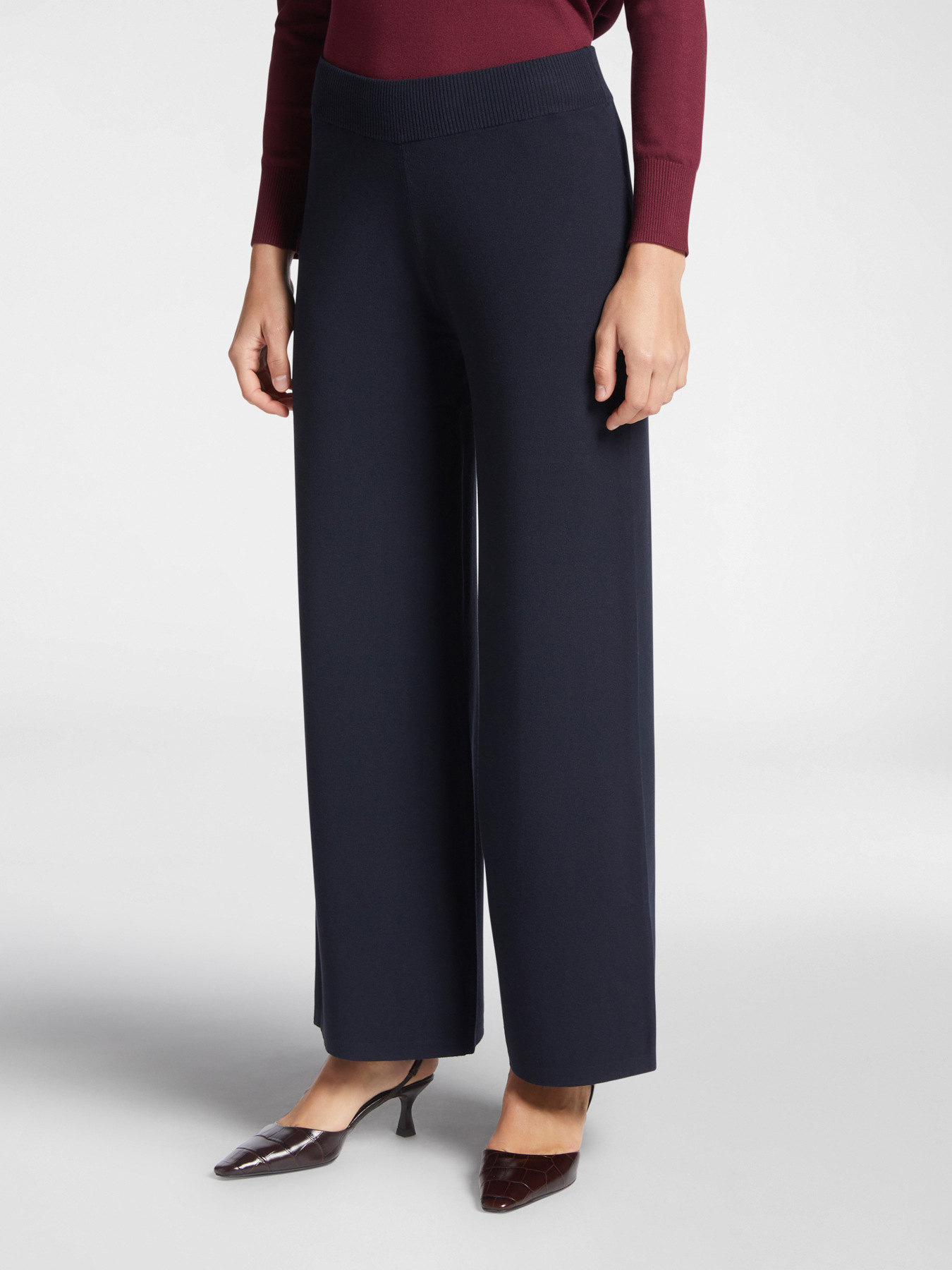 Gerade geschnittene Hose aus Strick image number 2