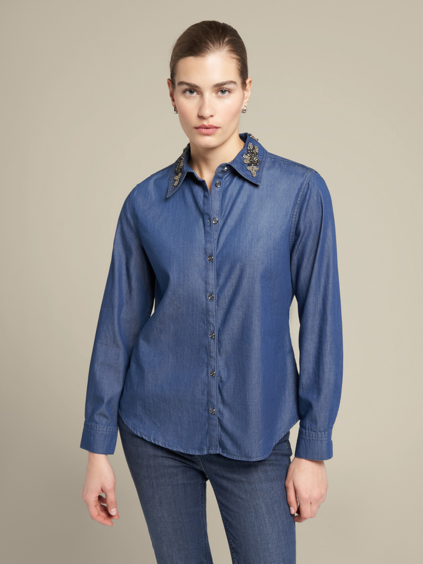 Denim shirt with hand embroidery on the collar image number 0