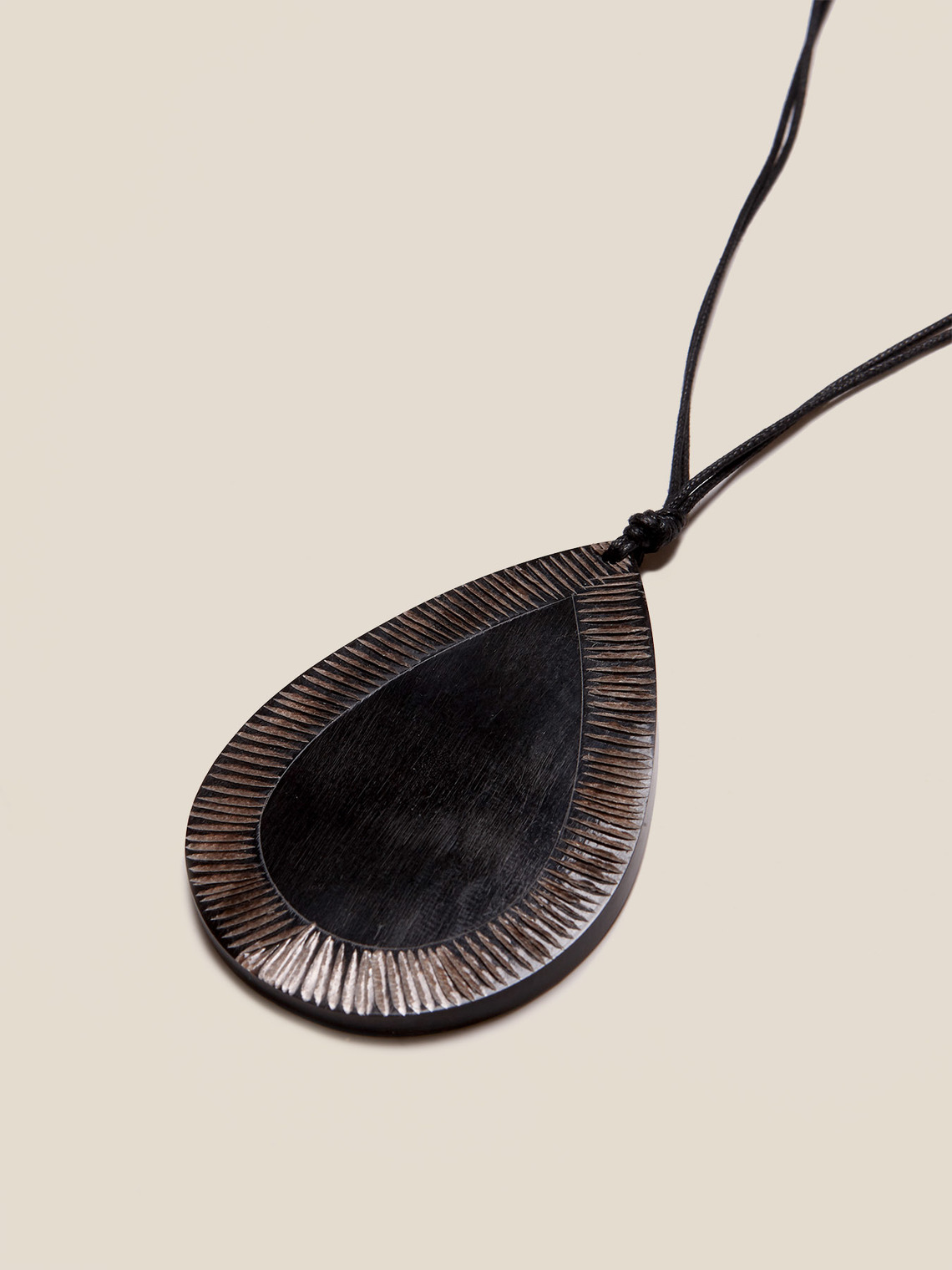 Elenamiro: Colar comprido com pendente em forma de gota Castanho_3