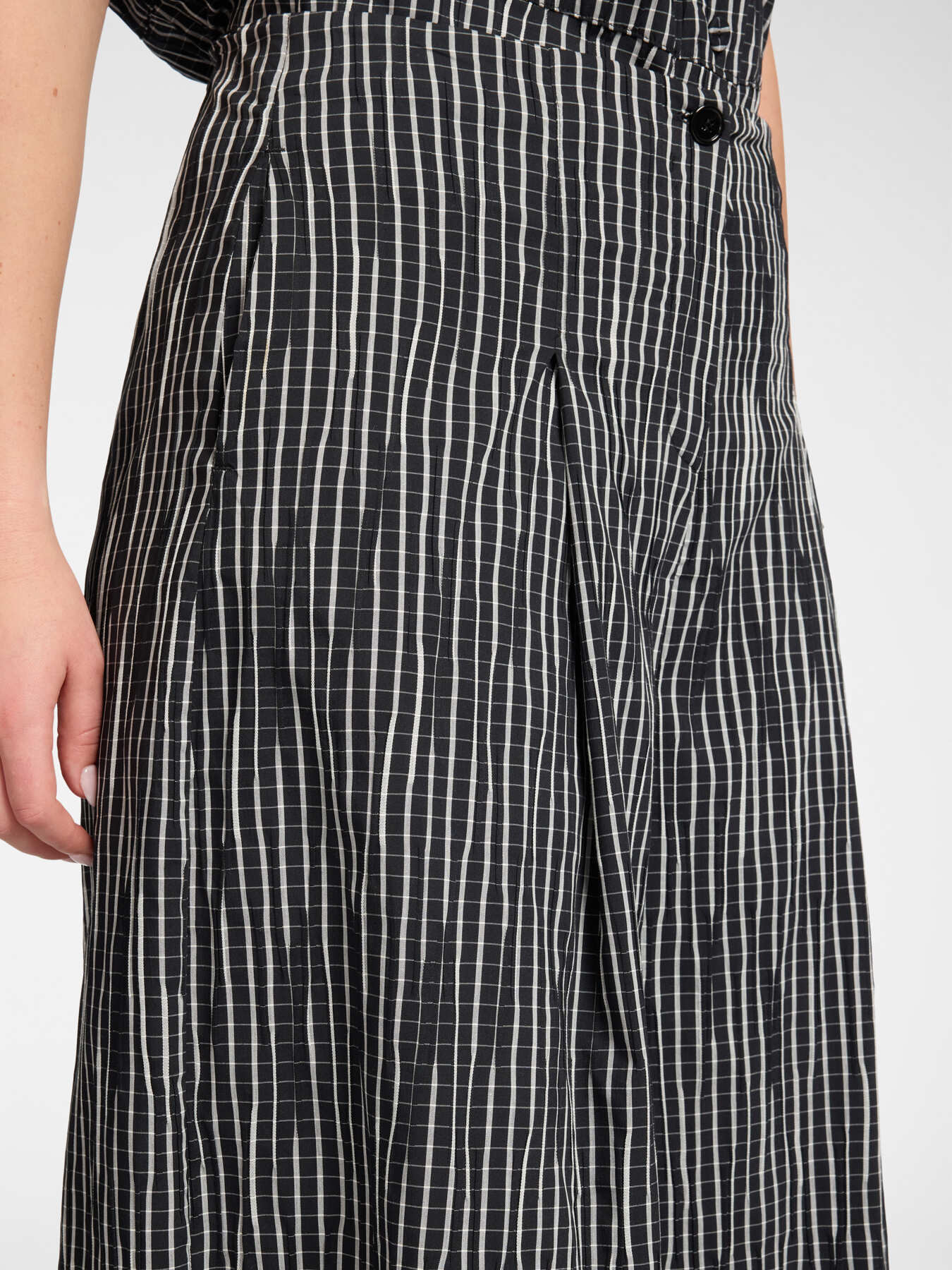 Pleated cropped trousers image number 3