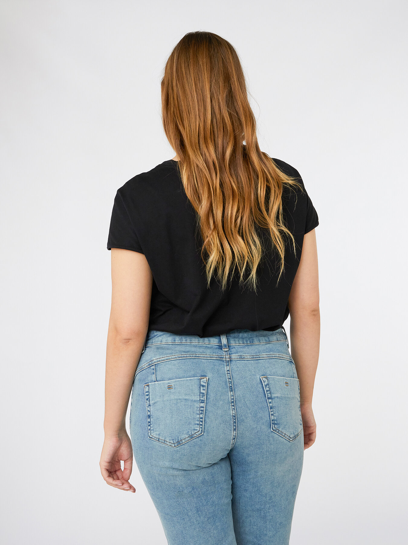 Besticktes T-Shirt image number 2