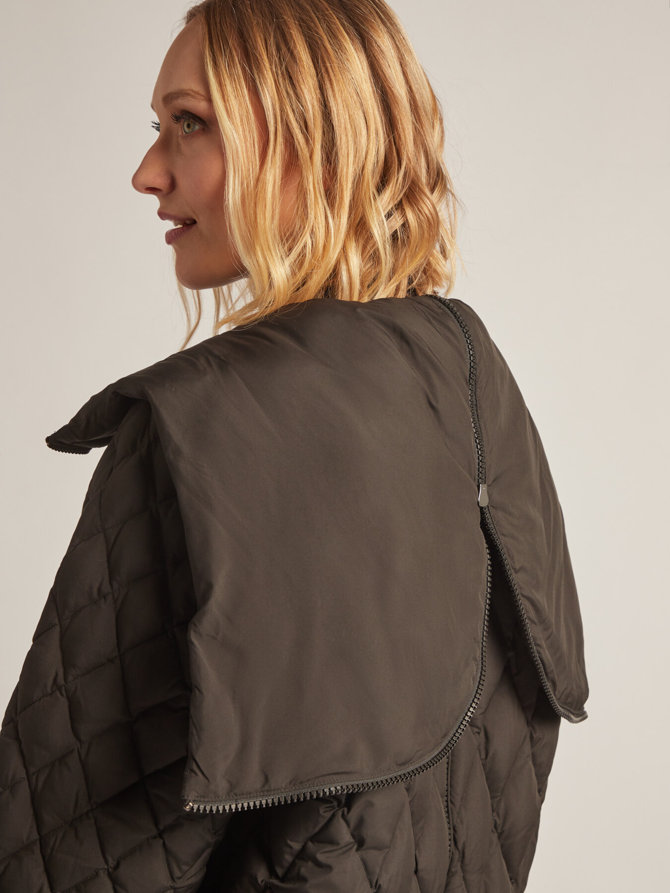 Doudoune &agrave; capuche large image number 3