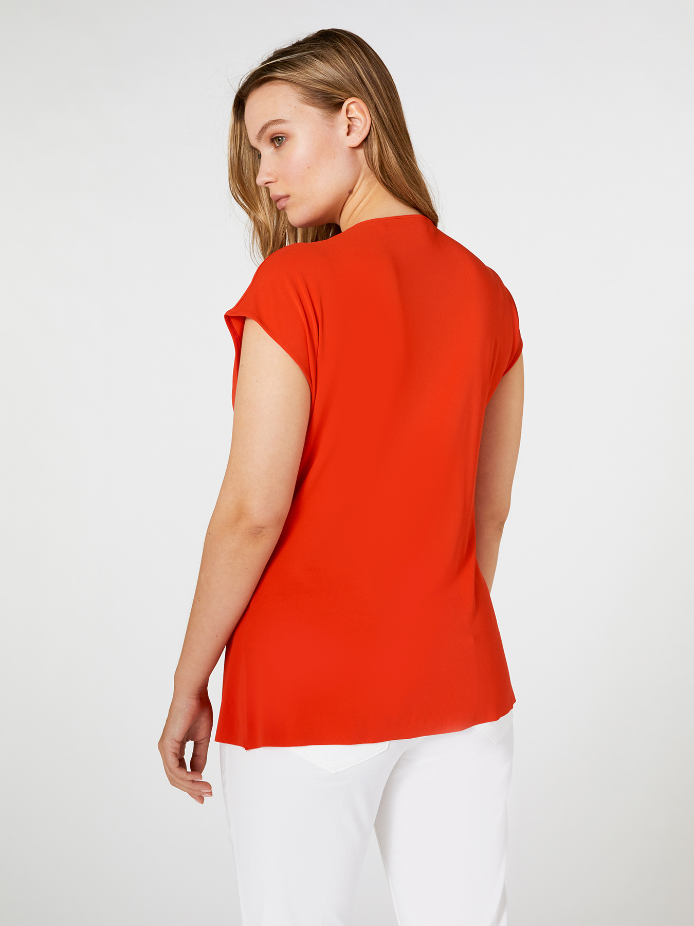 T-shirt con drappeggi image number 1