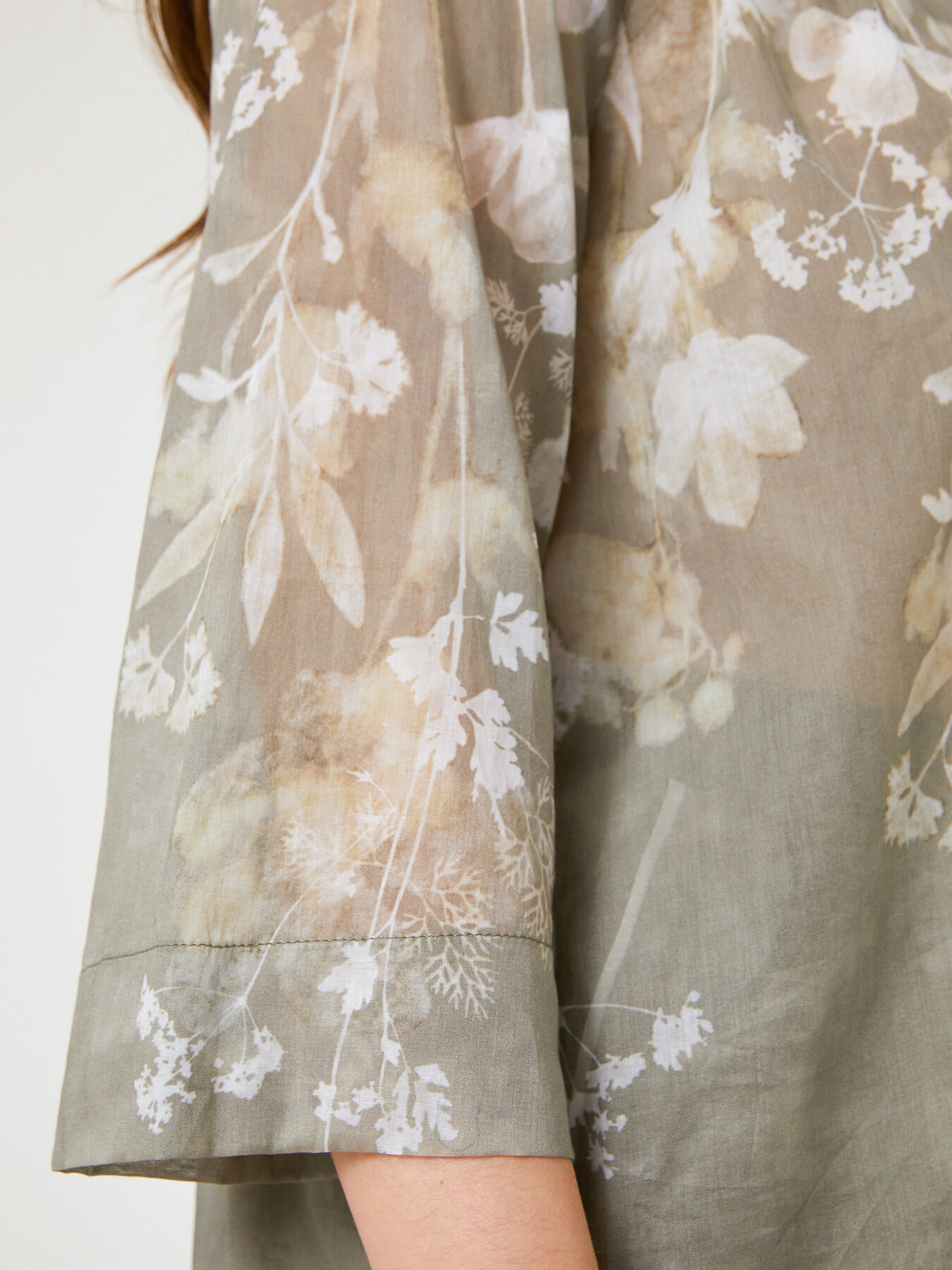 Floral shirt in cotton muslin image number 3