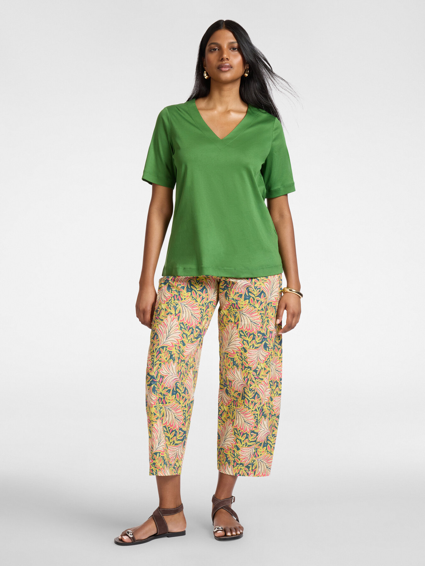 V-neck cotton T-shirt image number 2